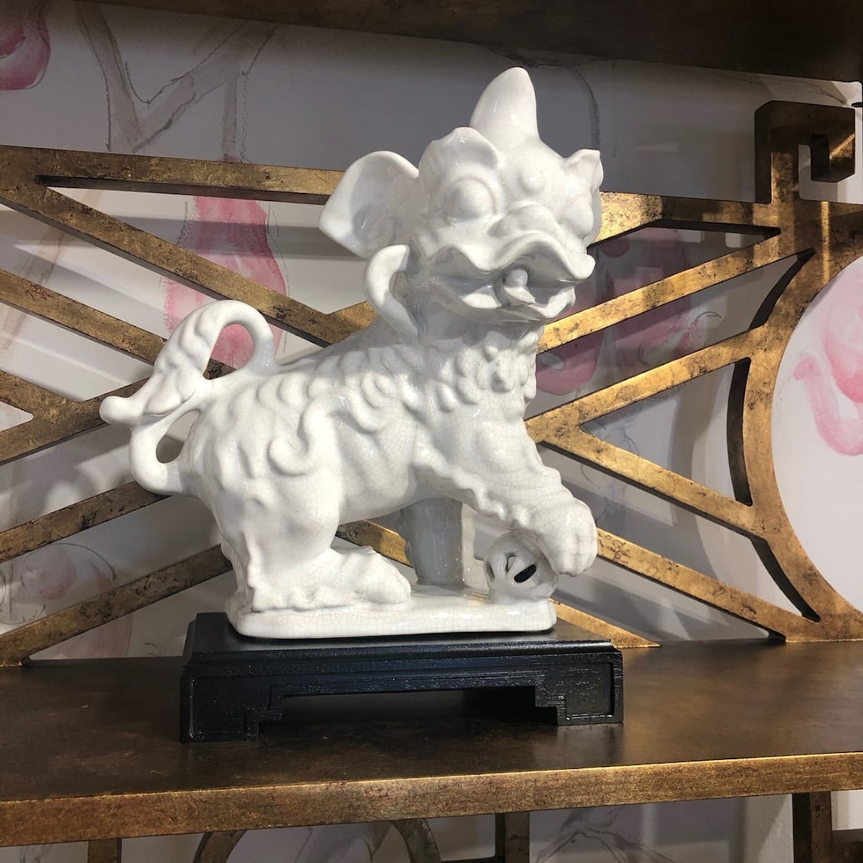 Chelsea House Decorative Accessories White Chinese Dogs (Pr)