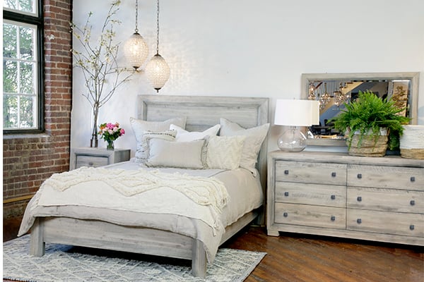 Dovetail Furniture Clancy CLANCY DRESSER