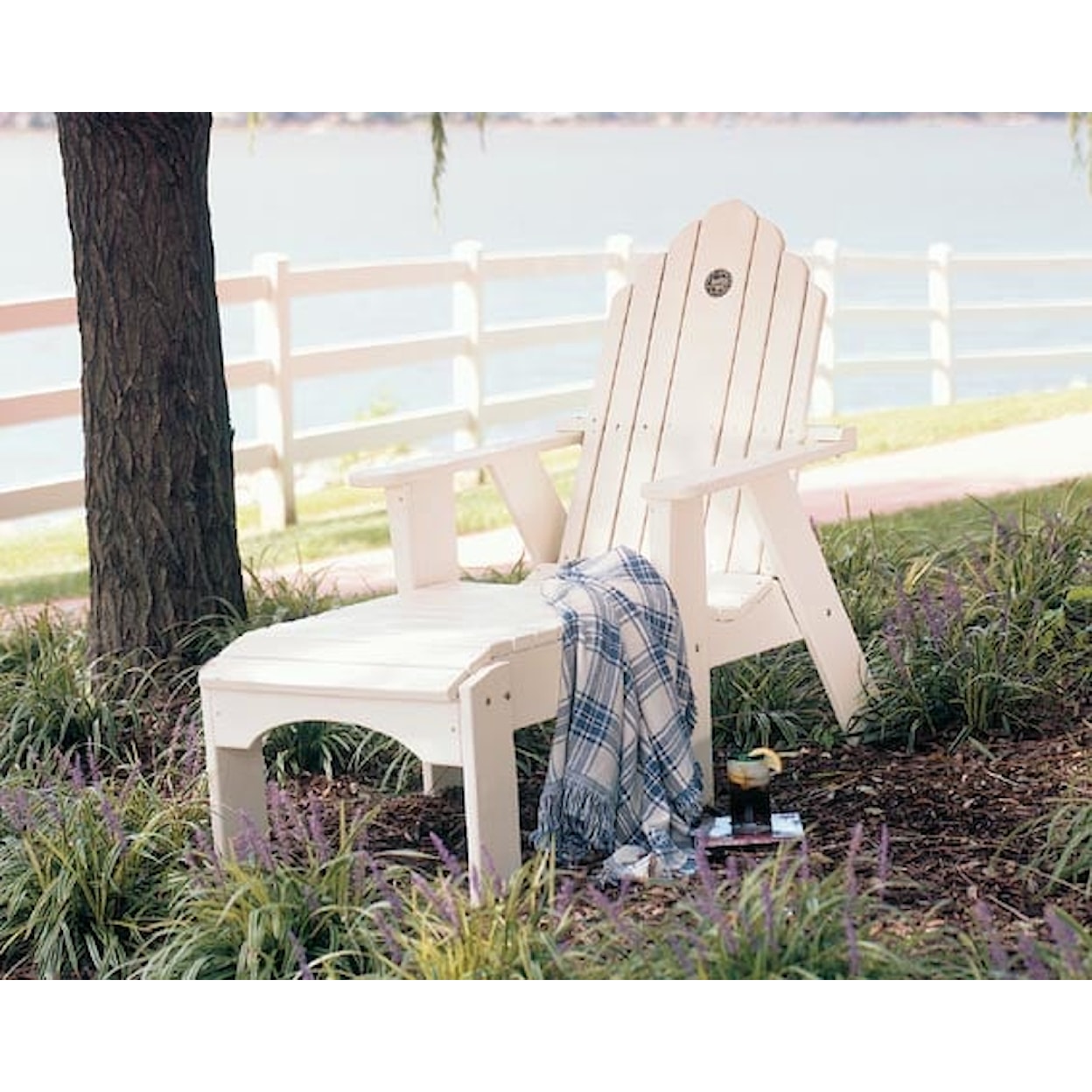 Uwharrie Chair The Original Collection ORIGINAL CHAISE IN WHITE