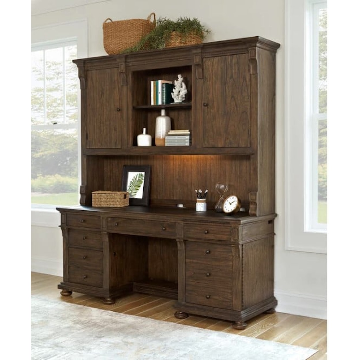 Hekman Wellington Estates Executive Credenza 