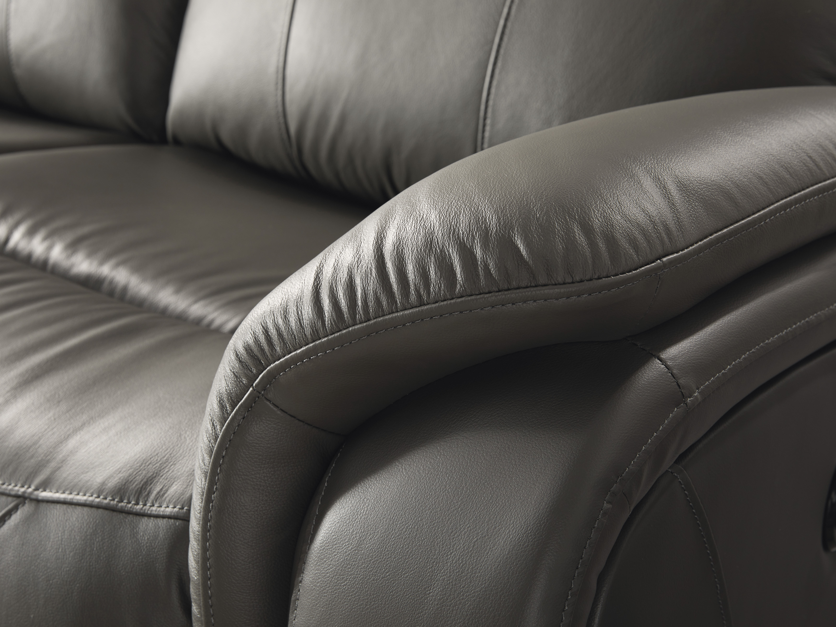 Signature Design by Ashley Chasewood U6460606 Leather Power Recliner