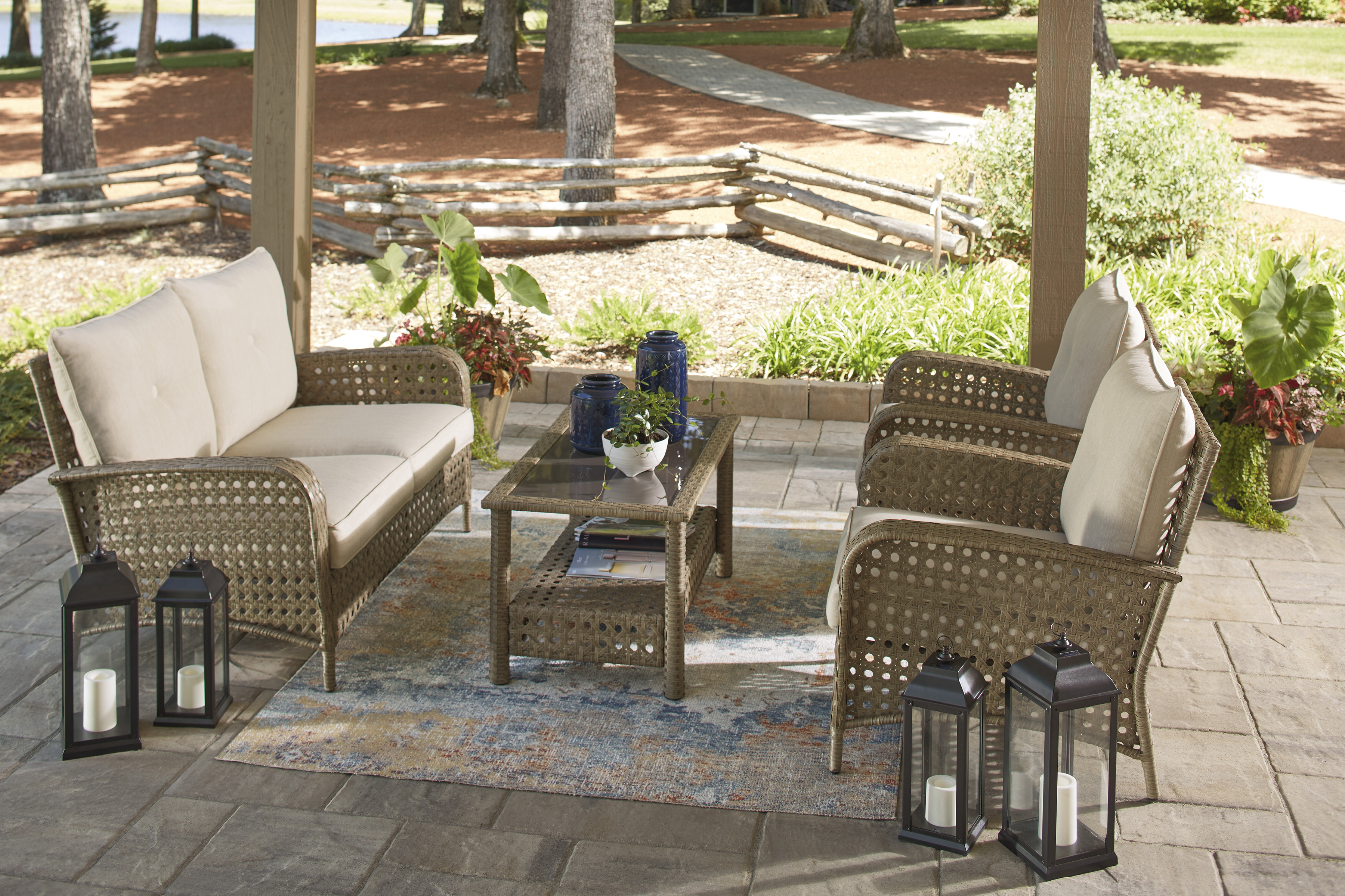 Signature Design by Ashley Braylee P345P1 Outdoor Group Westrich