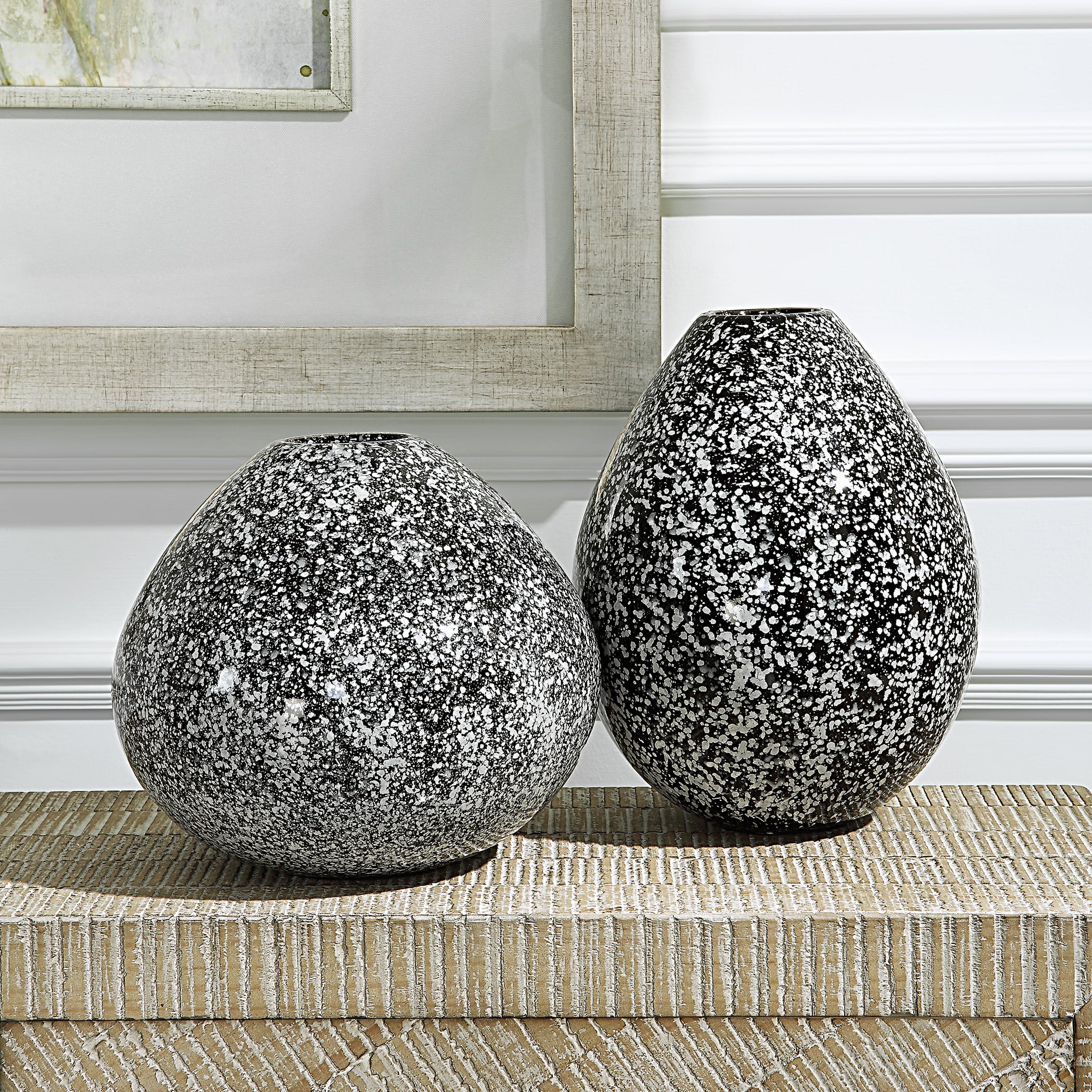 Cosmic Black &amp; White Vases Set/2