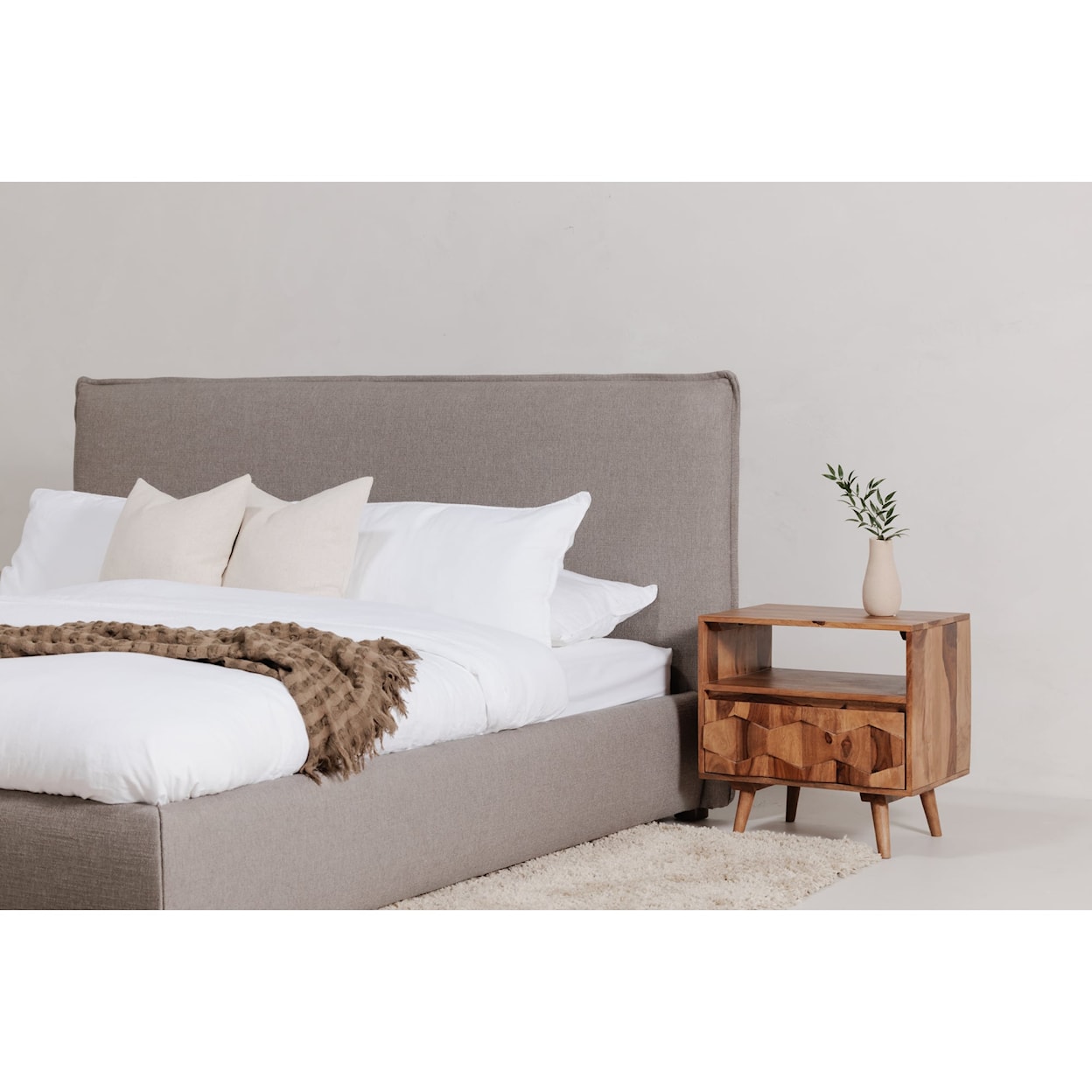 Moe's Home Collection Luzon Queen Bed