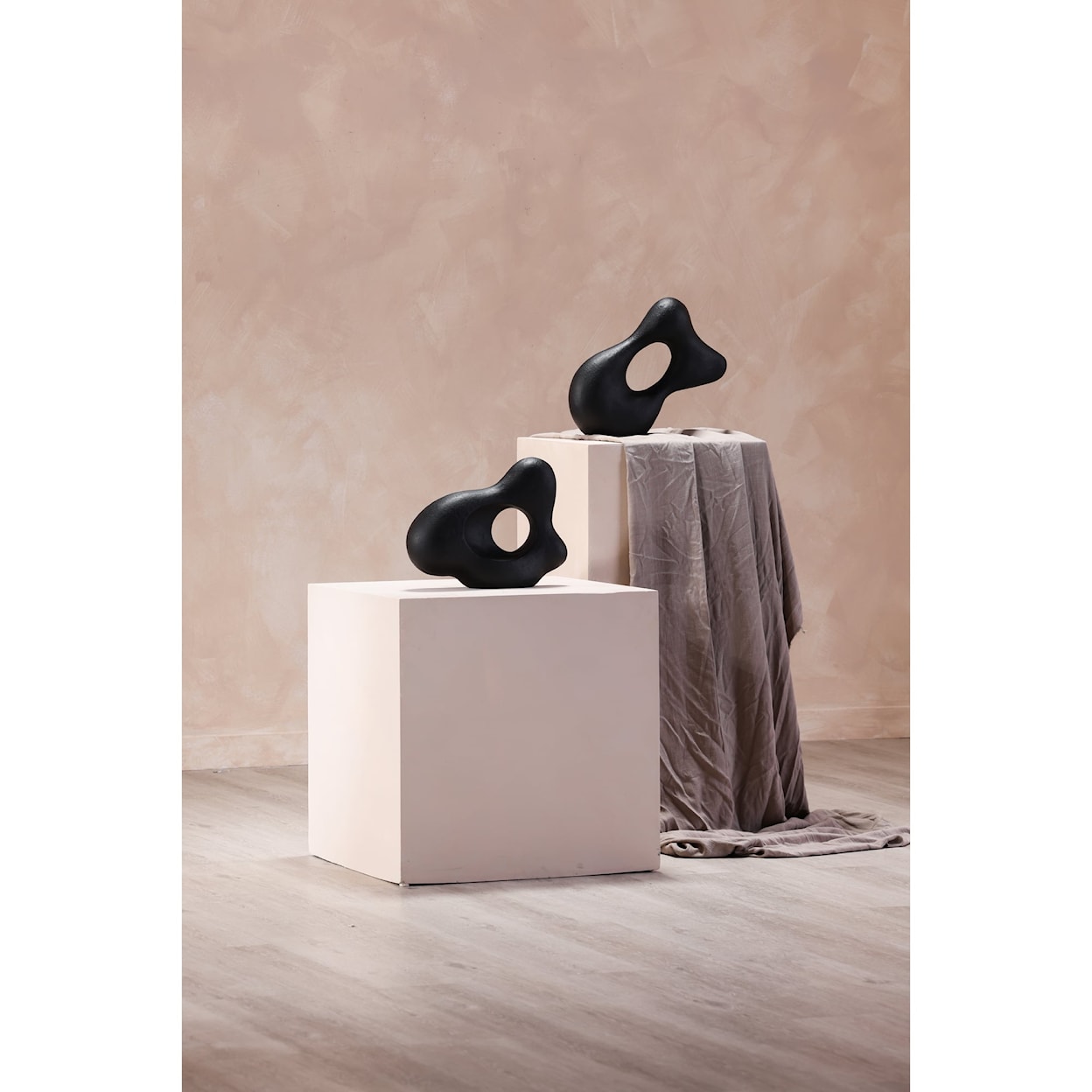 Moe's Home Collection Motion Motion Ecomix Sculpture Black