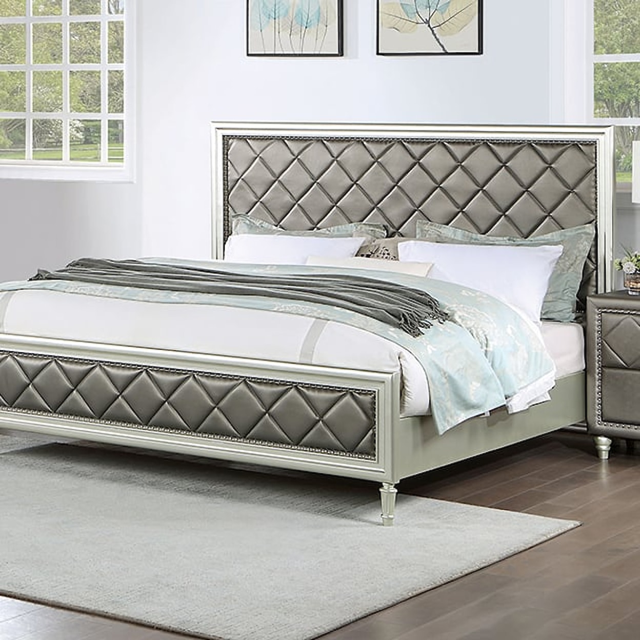 Furniture of America Xandria Upholstered Queen Bed with Diamond Tufting