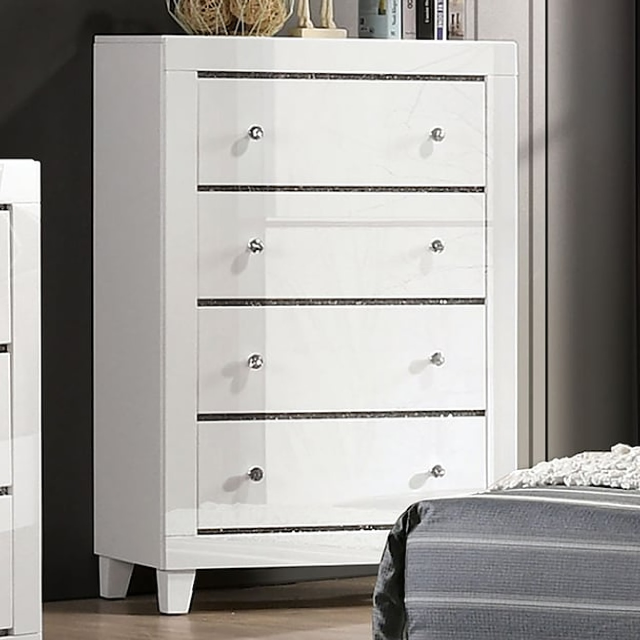 Furniture of America - FOA Magdeburg White 4-Drawer Bedroom Chest