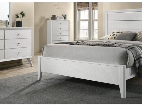 5 Pc. Queen Bedroom Set W/ Chest