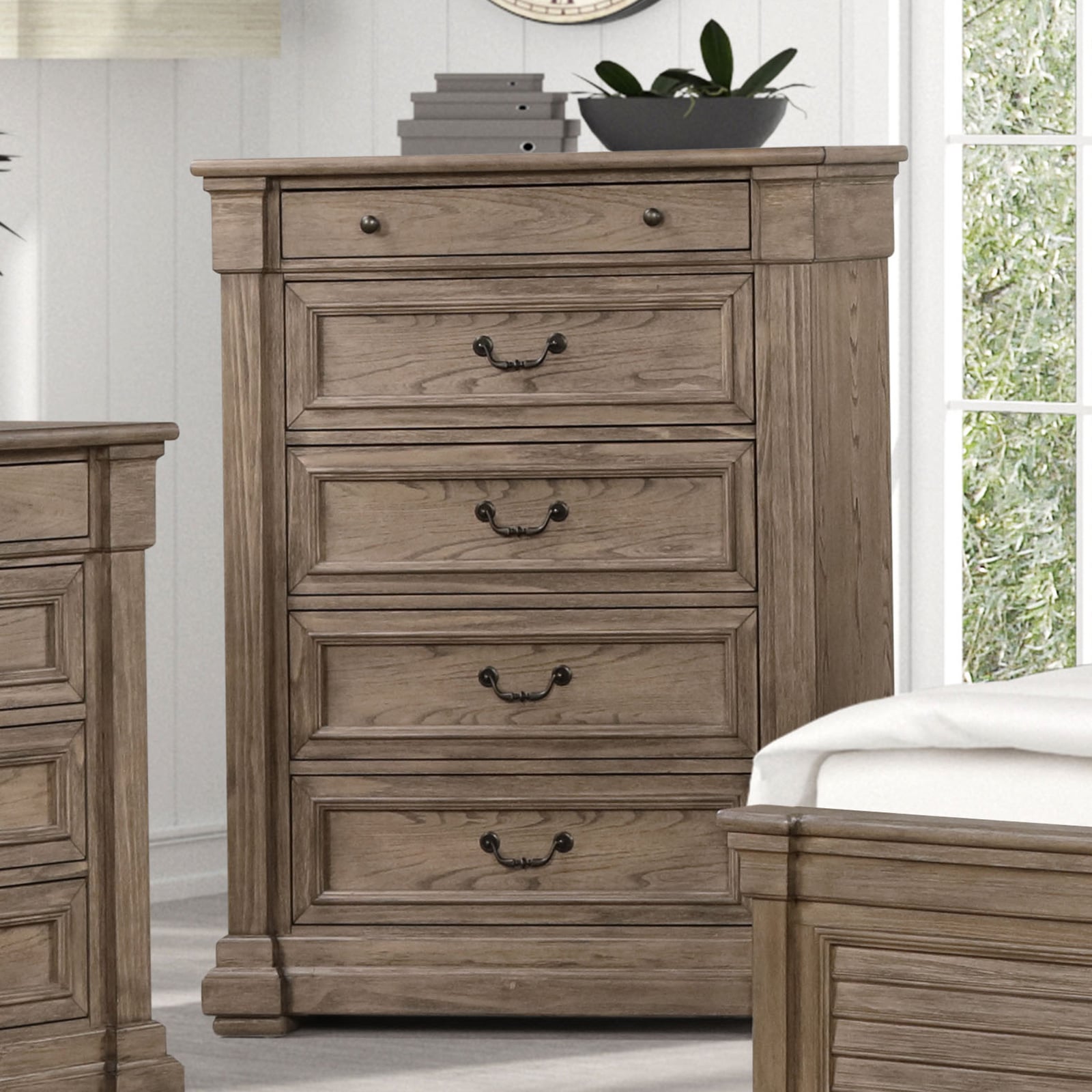 Furniture of America Sheringham 5-Drawer Bedroom Chest