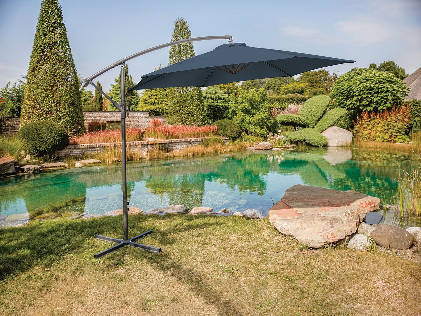 Furniture of America Glam Cantilever Umbrella