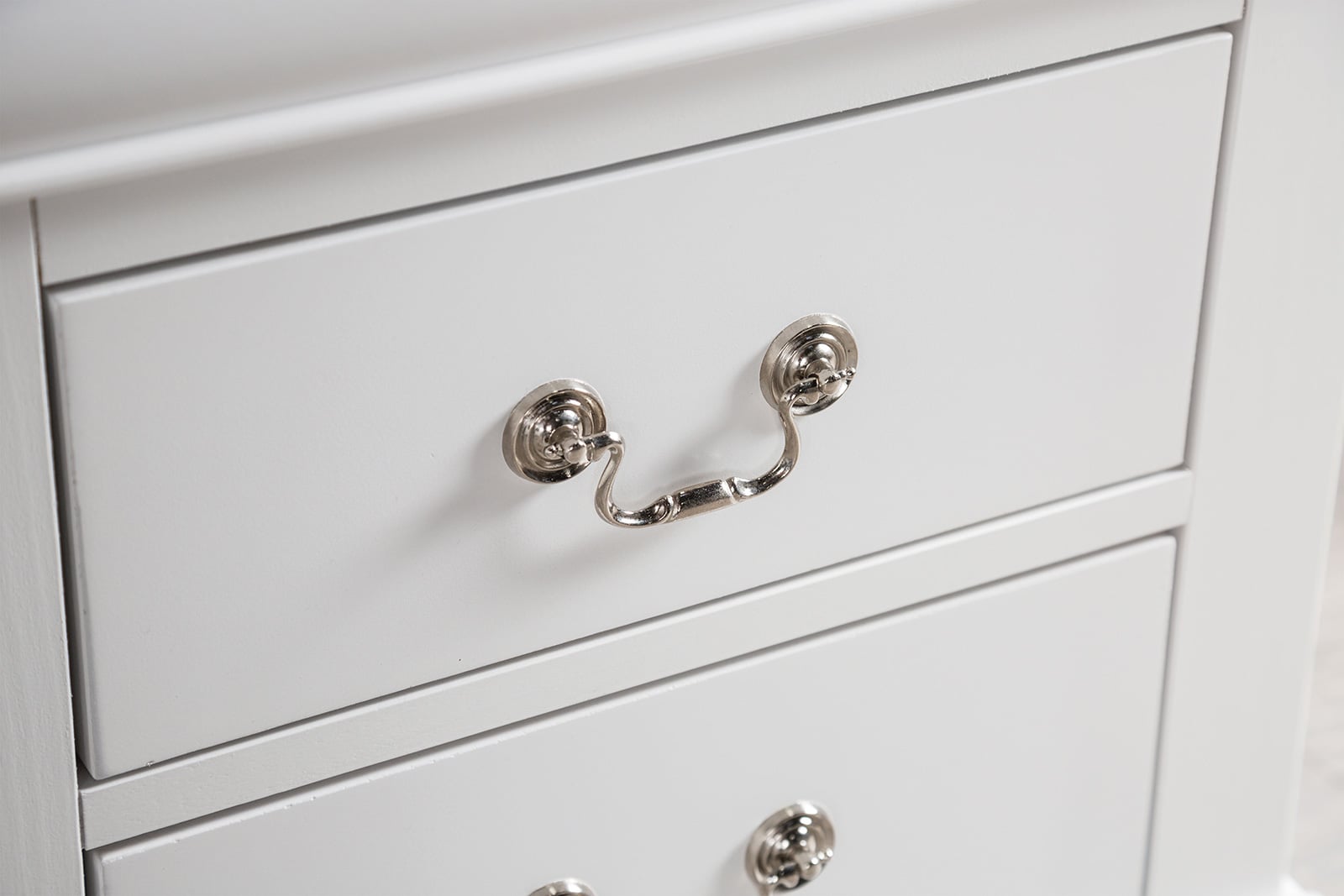 Furniture of America Louis Philippe 2-Drawer Nightstand