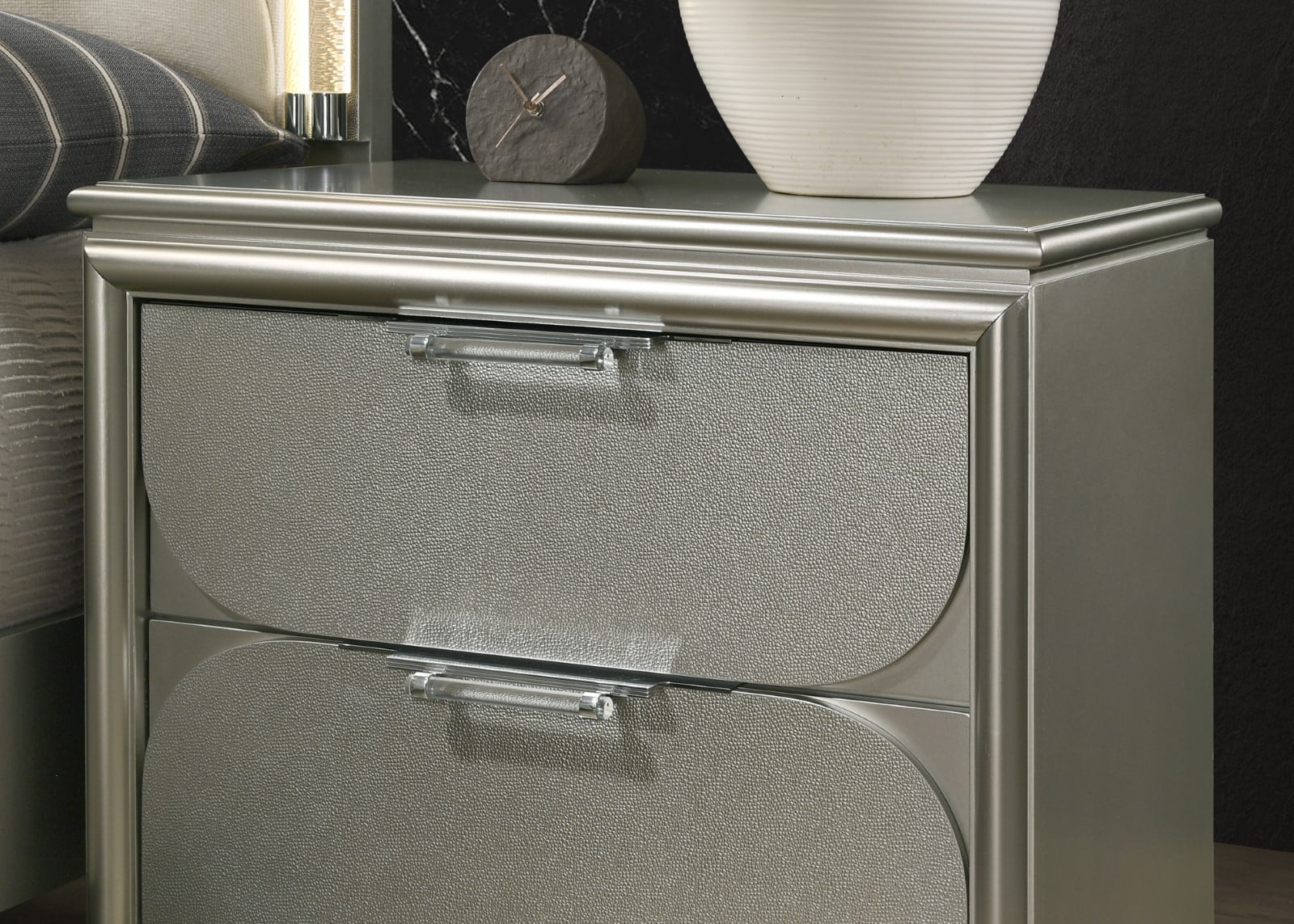 Furniture of America Sheridan 5-Piece Queen Bedroom Set