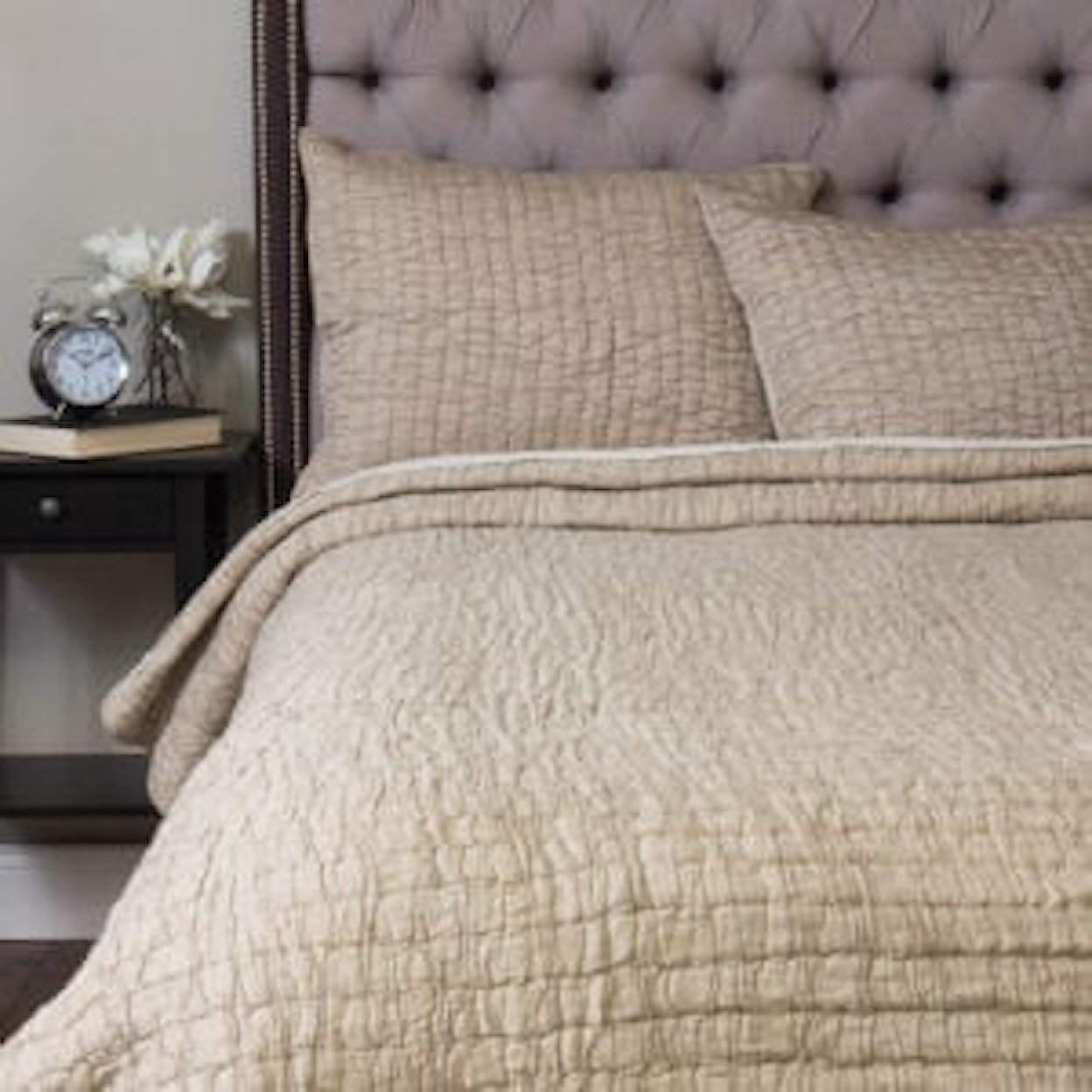 Amity Home Bedding Hadon Oyster Quilt