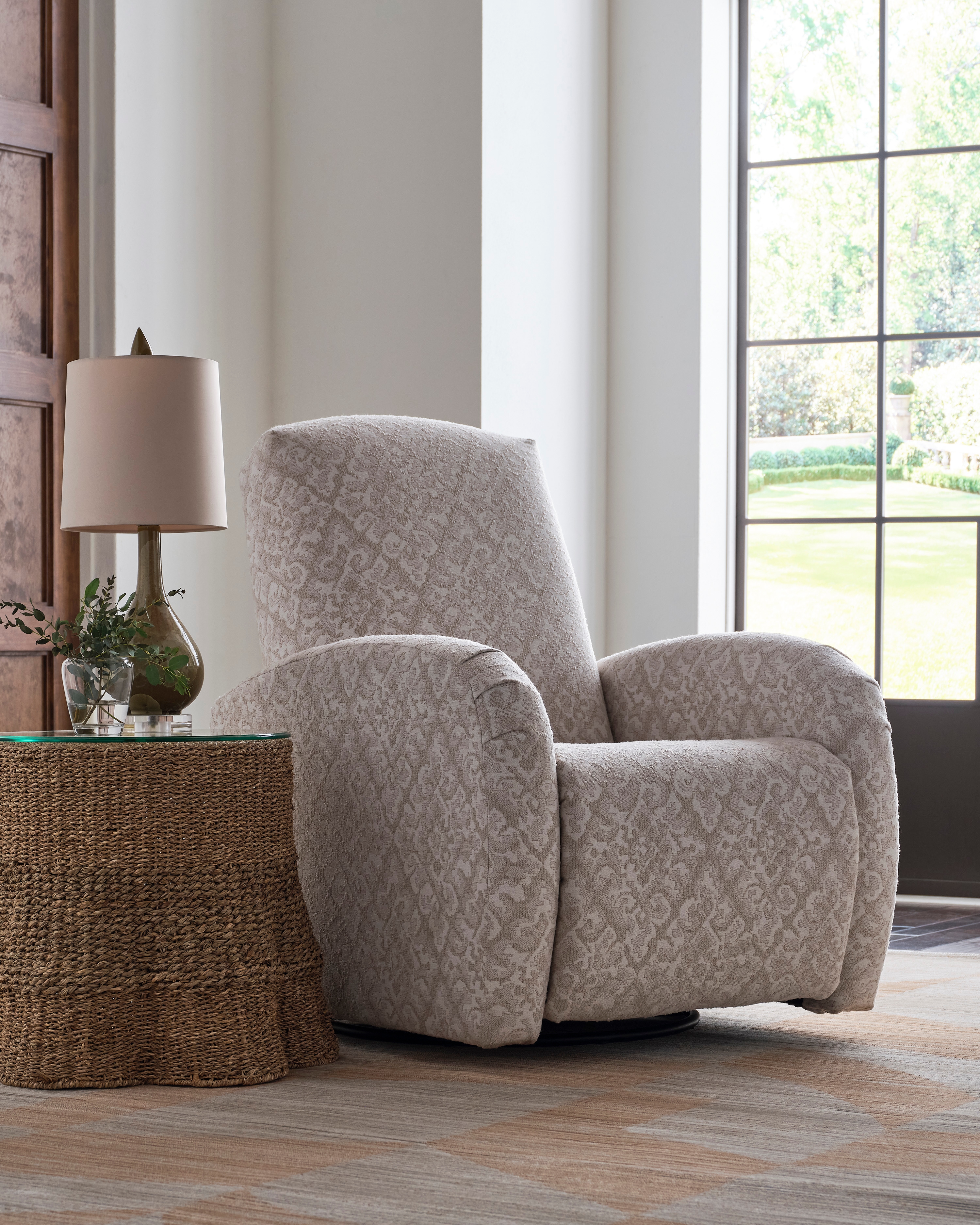 Best Home Furnishings Lowen Recliner