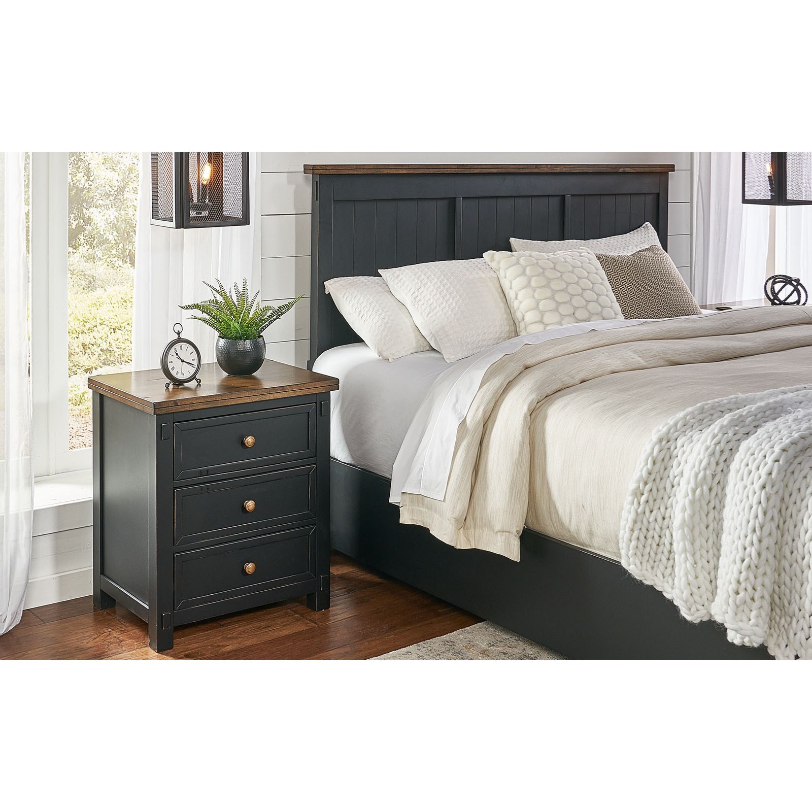 3-Drawer Nightstand