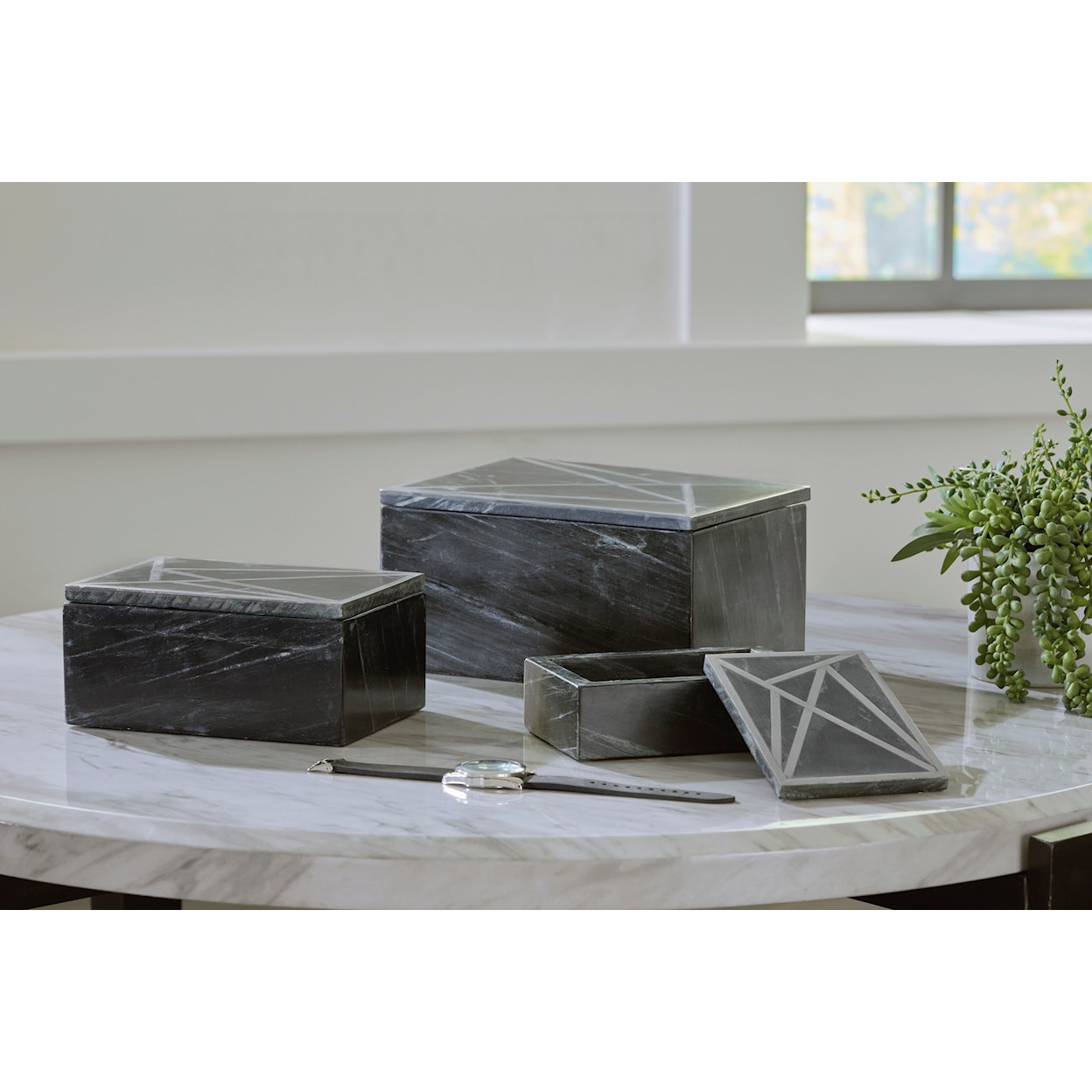 Signature Design Ackley Ackley Box (Set of 3)