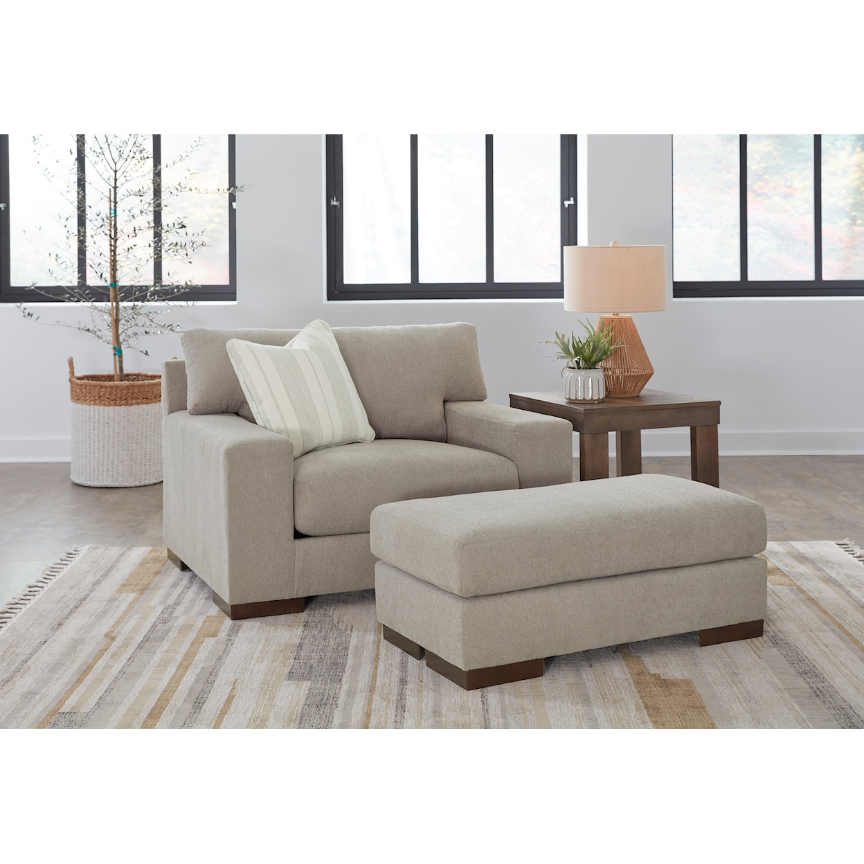 Michael Alan Select Maggie Oversized Chair