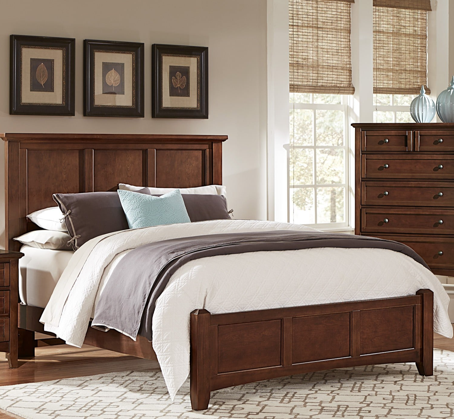 Vaughan-Bassett Bonanza California King Mansion Bed