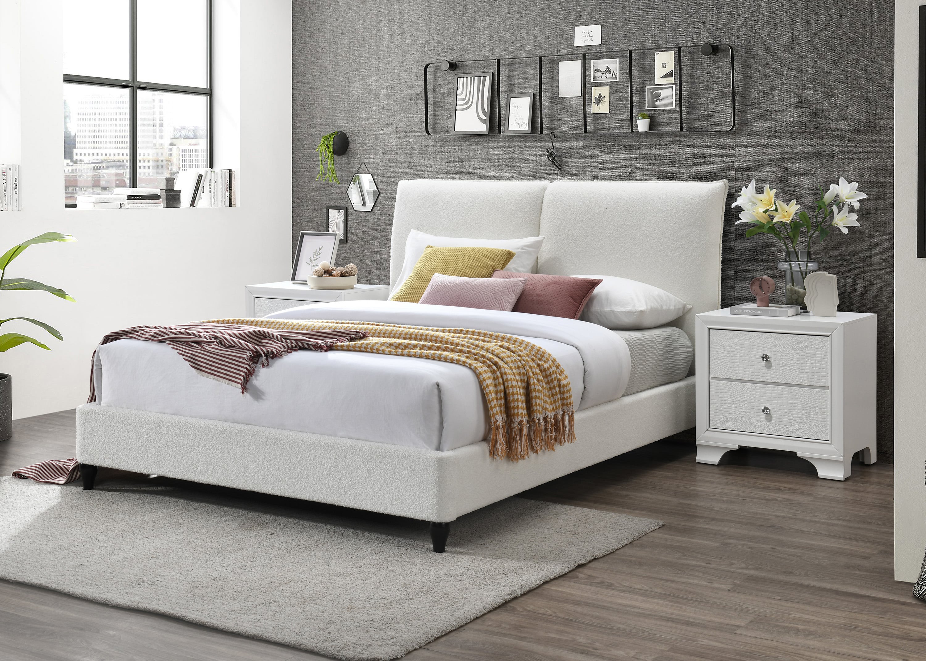 Crown Mark Jenn Queen Panel Bed