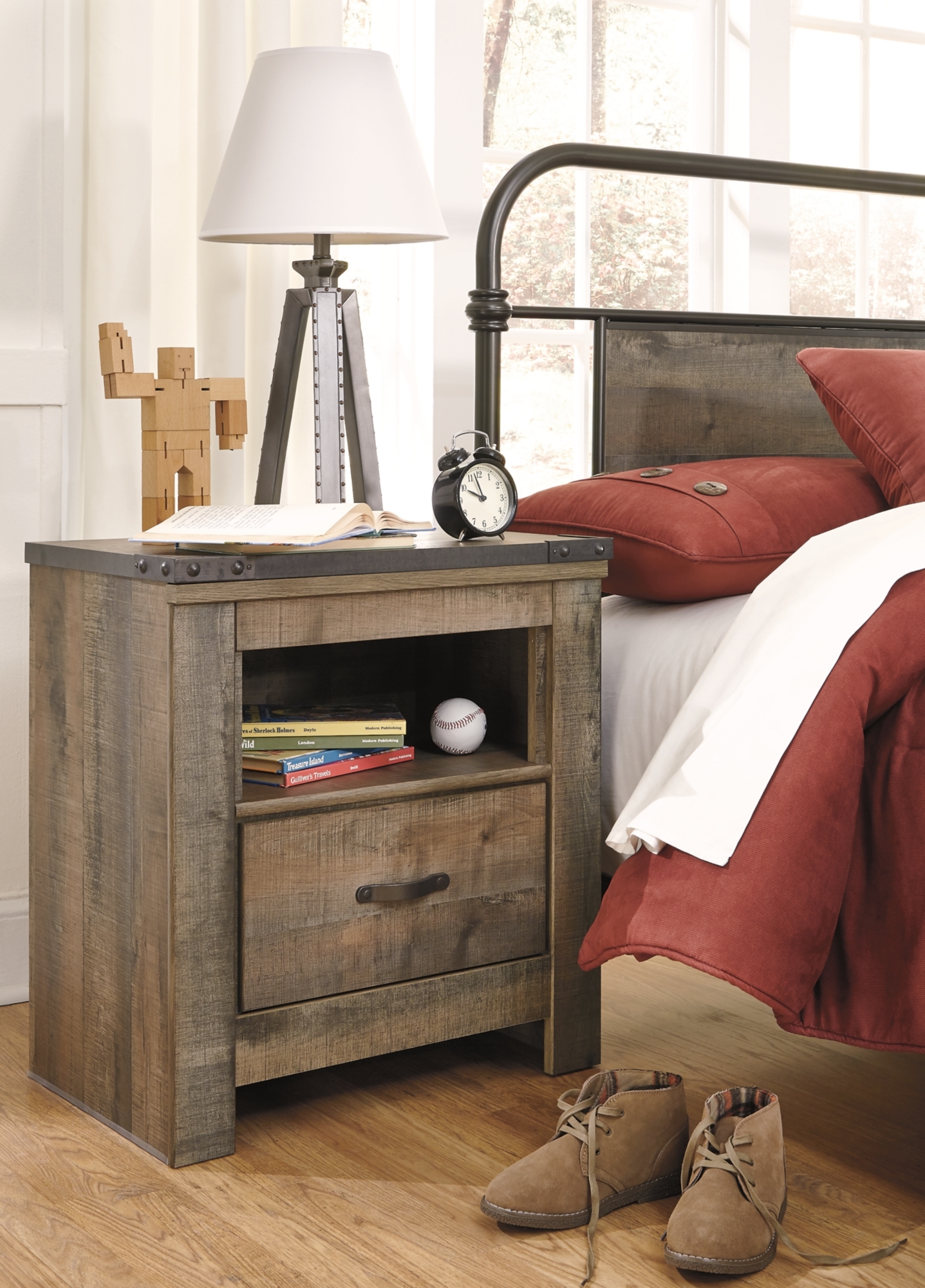 Signature Design by Ashley Trinell King/California King Bedroom Set
