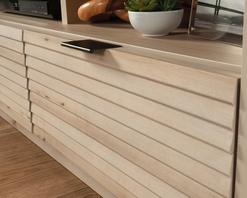 Sauder HARVEY PARK Harvey Park Entertainment Credenza