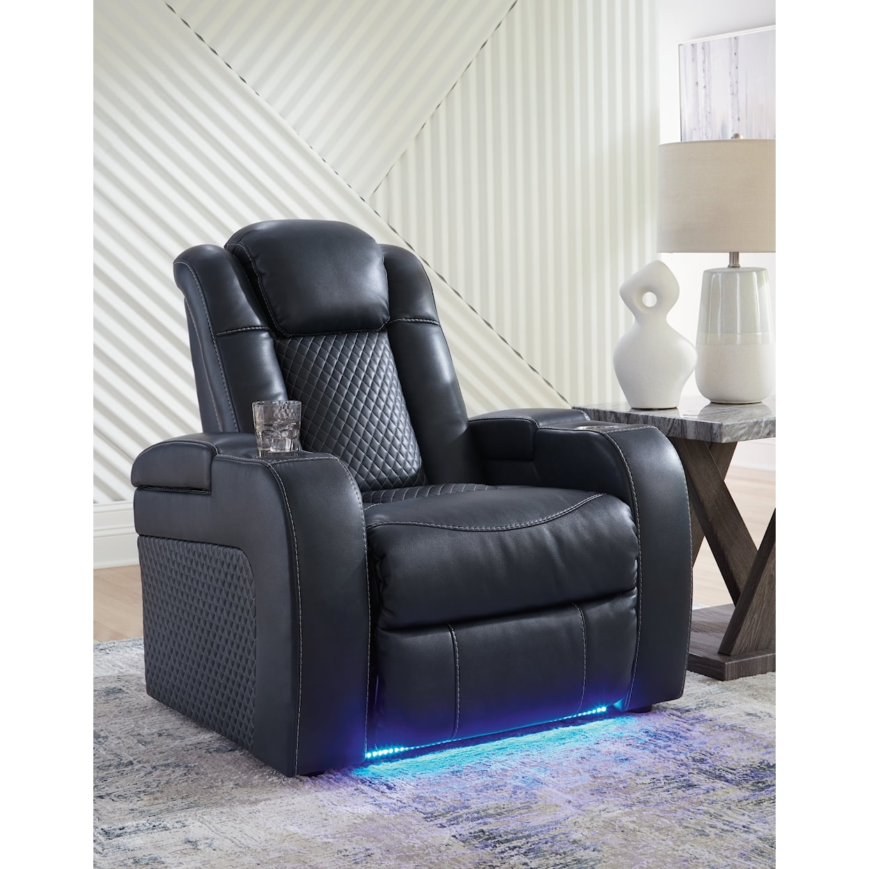 Benchcraft Fyne-Dyme Power Recliner