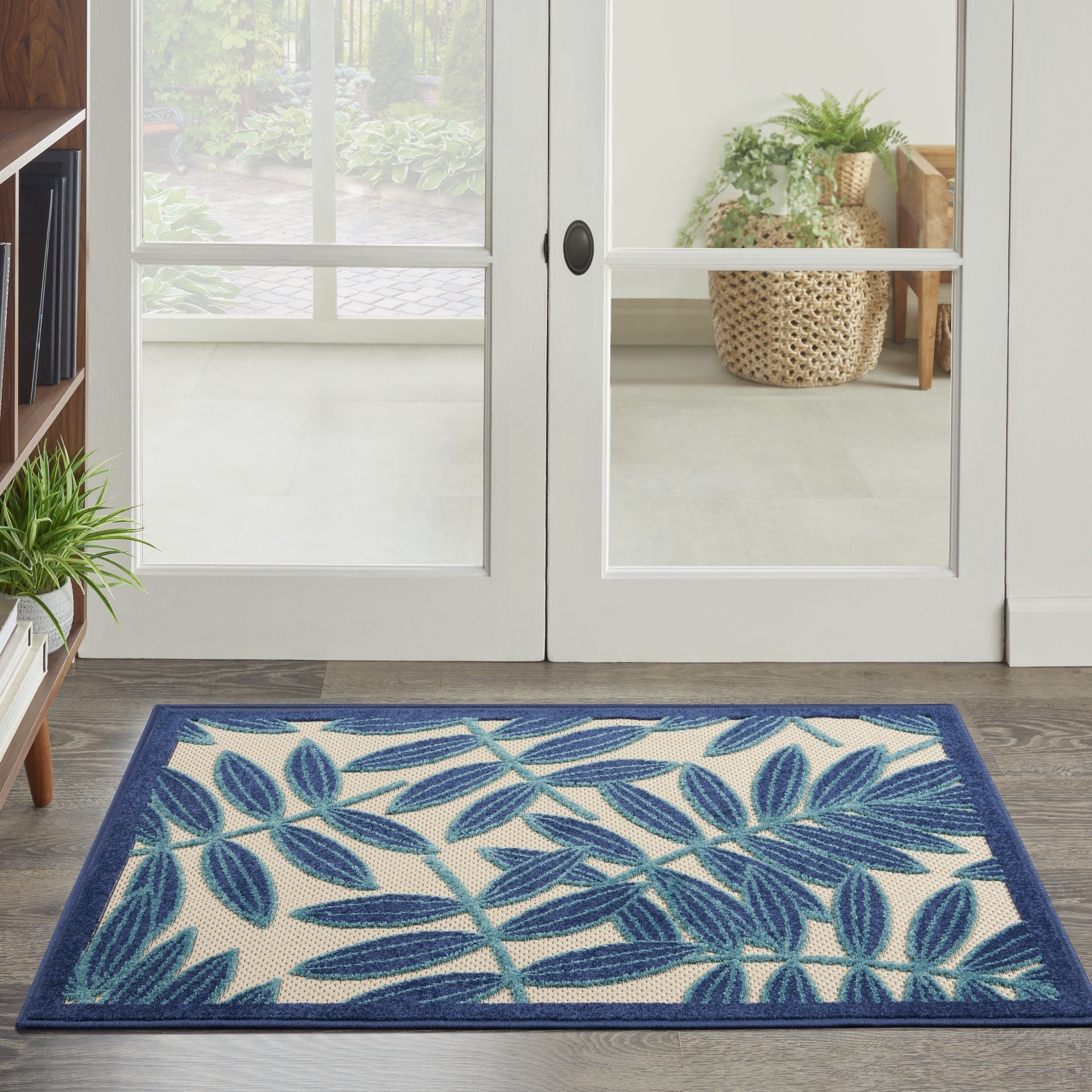 Nourison Aloha 2' 8" x 4'  Rug