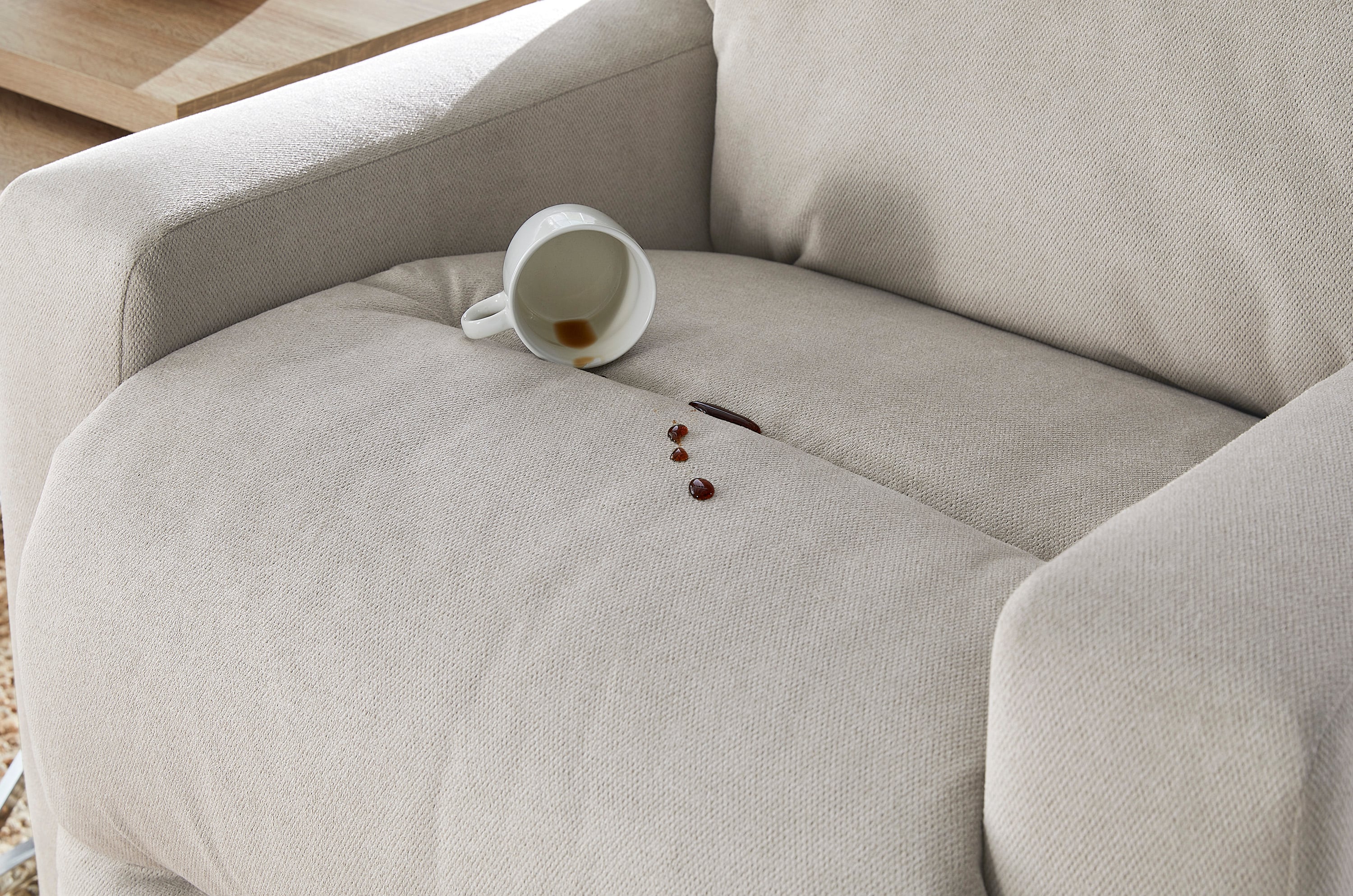 Best Home Furnishings Kenley Power Tilt Headrest Lift Recliner