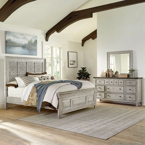 Farmhouse 3-Piece Decorative King Panel Bedroom Group with Felt-Lined Drawers