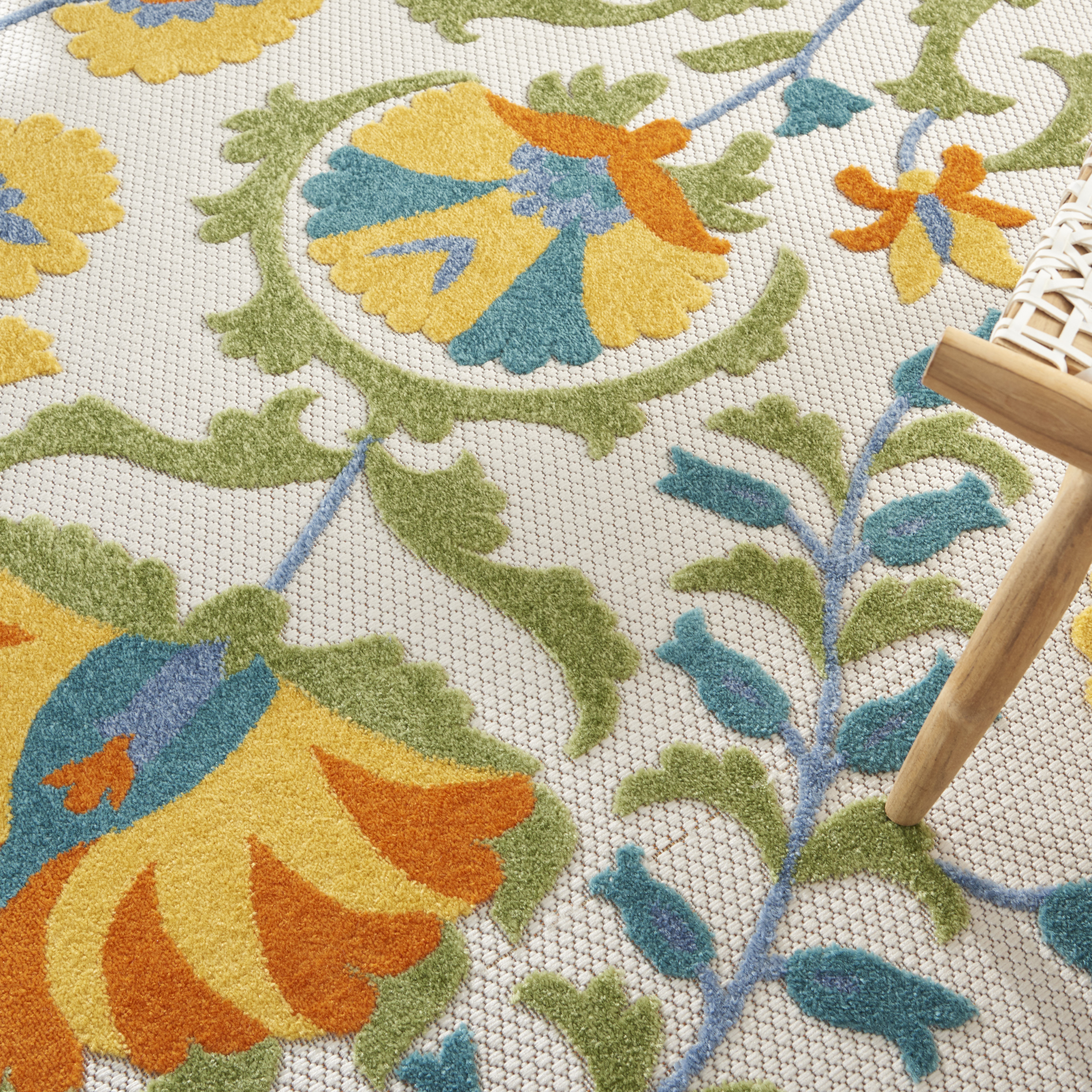 Nourison Aloha 7'10" Round  Rug