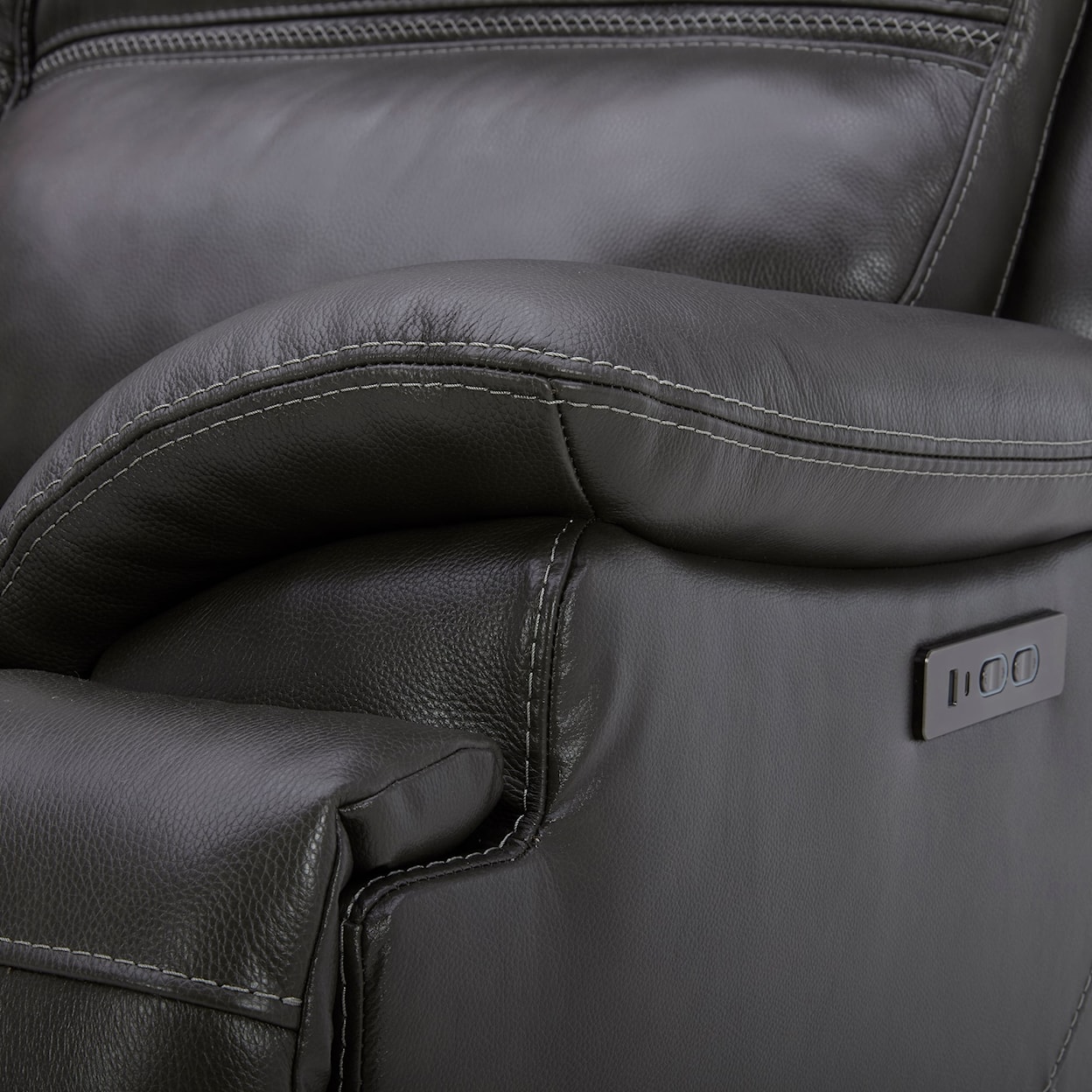 Liberty Furniture Bentley Zero Gravity Power Loveseat