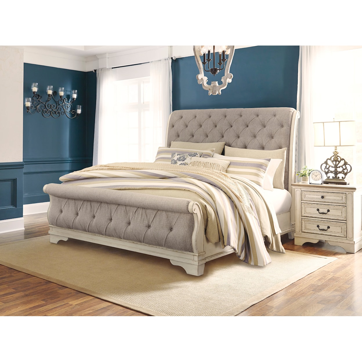 Signature Design by Ashley Realyn Queen Upholstered Sleigh Bed