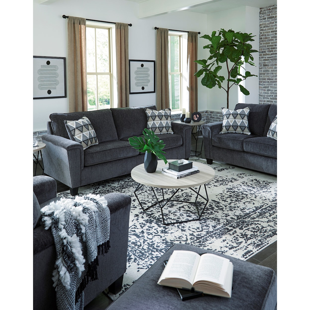 Signature Design by Ashley Furniture Abinger Sofa