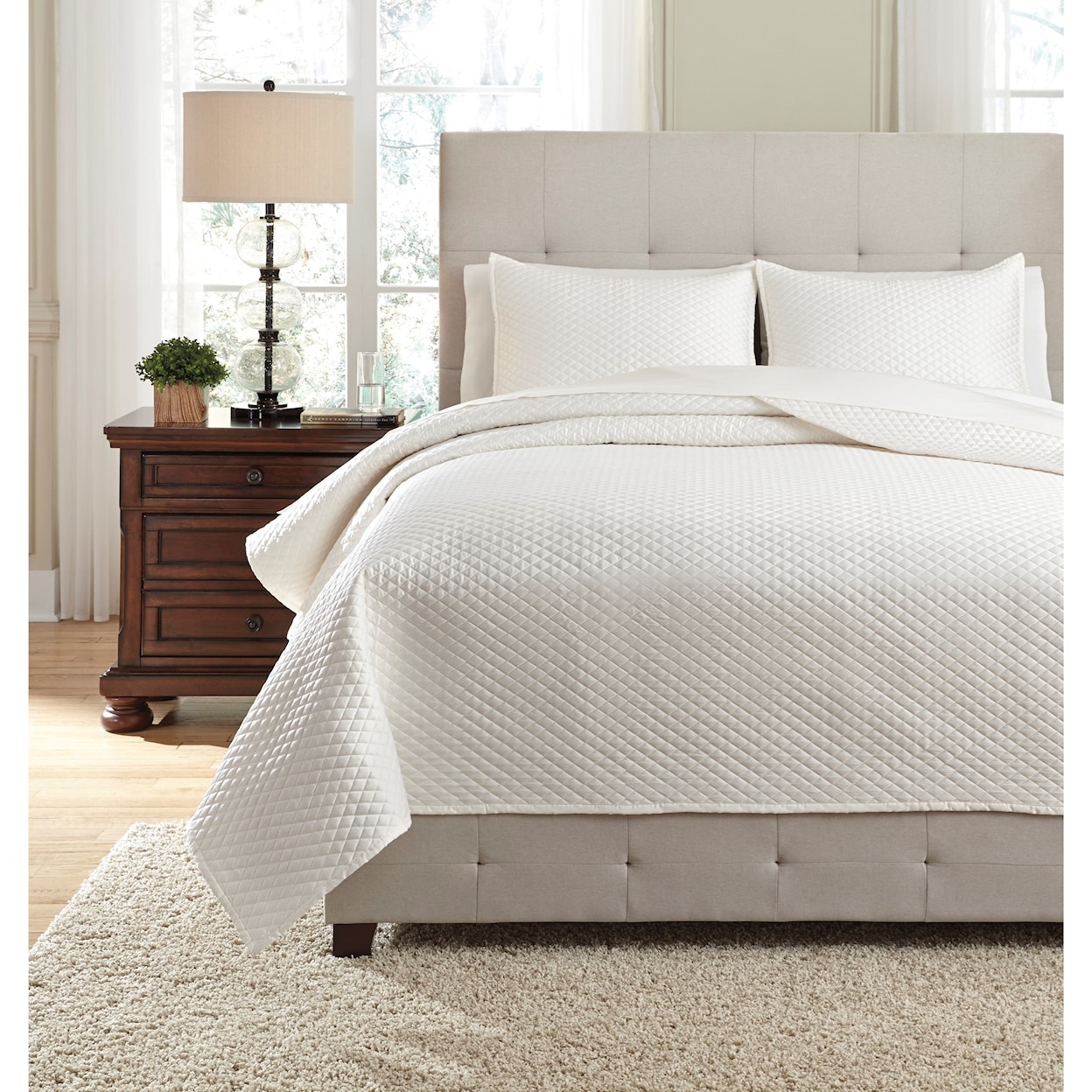 Signature Design by Ashley Furniture Bedding Sets Queen Dietrick Ivory Quilt Set