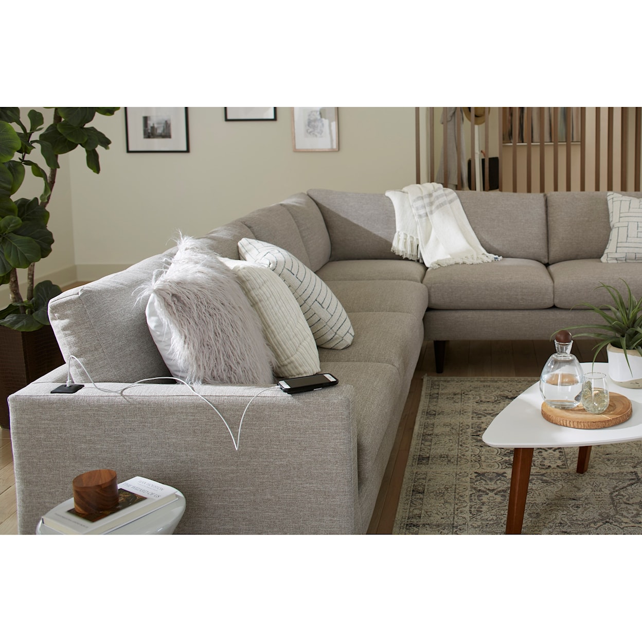 Best Home Furnishings Trafton 6-Seat Sectional Sofa w/ RAF Chaise