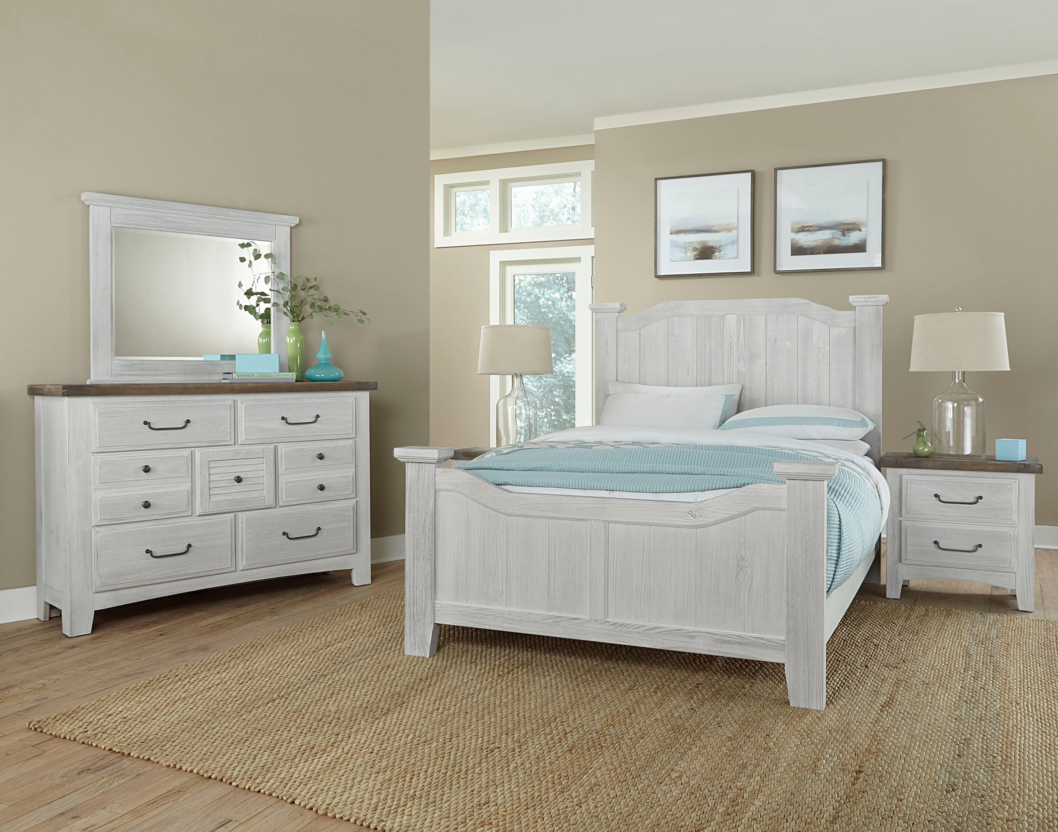 Queen Arched Poster Bed