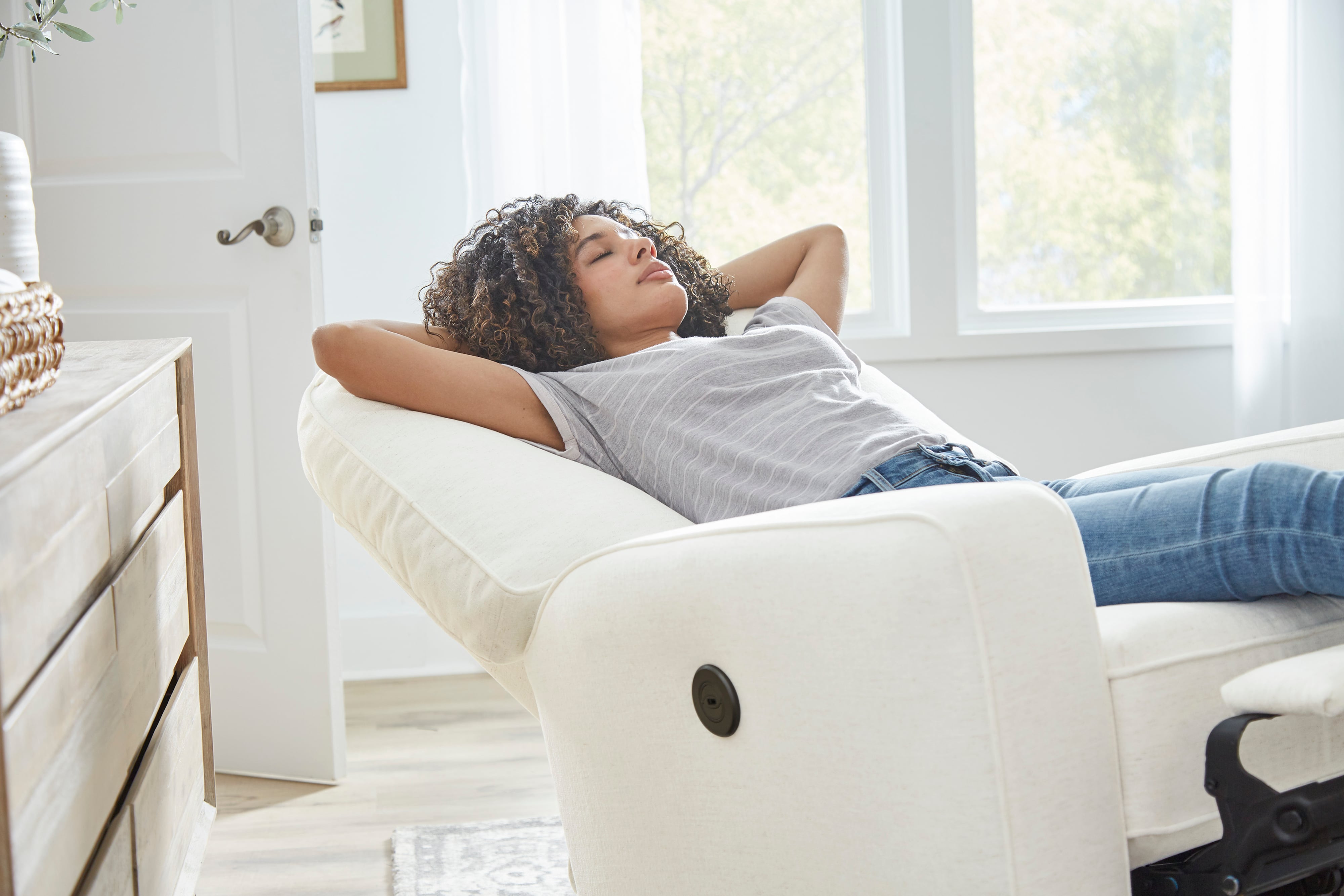 Best Home Furnishings Bilana Bilana Power Swivel Glider Recliner