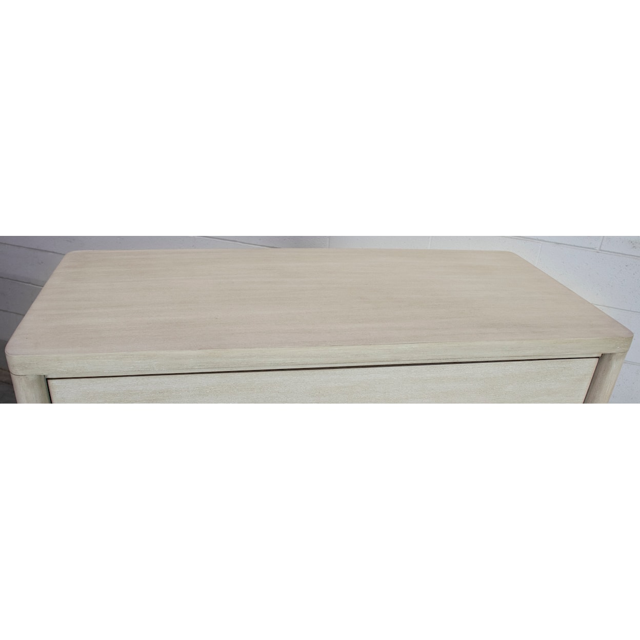 Riverside Furniture Laguna 5-Drawer Chest