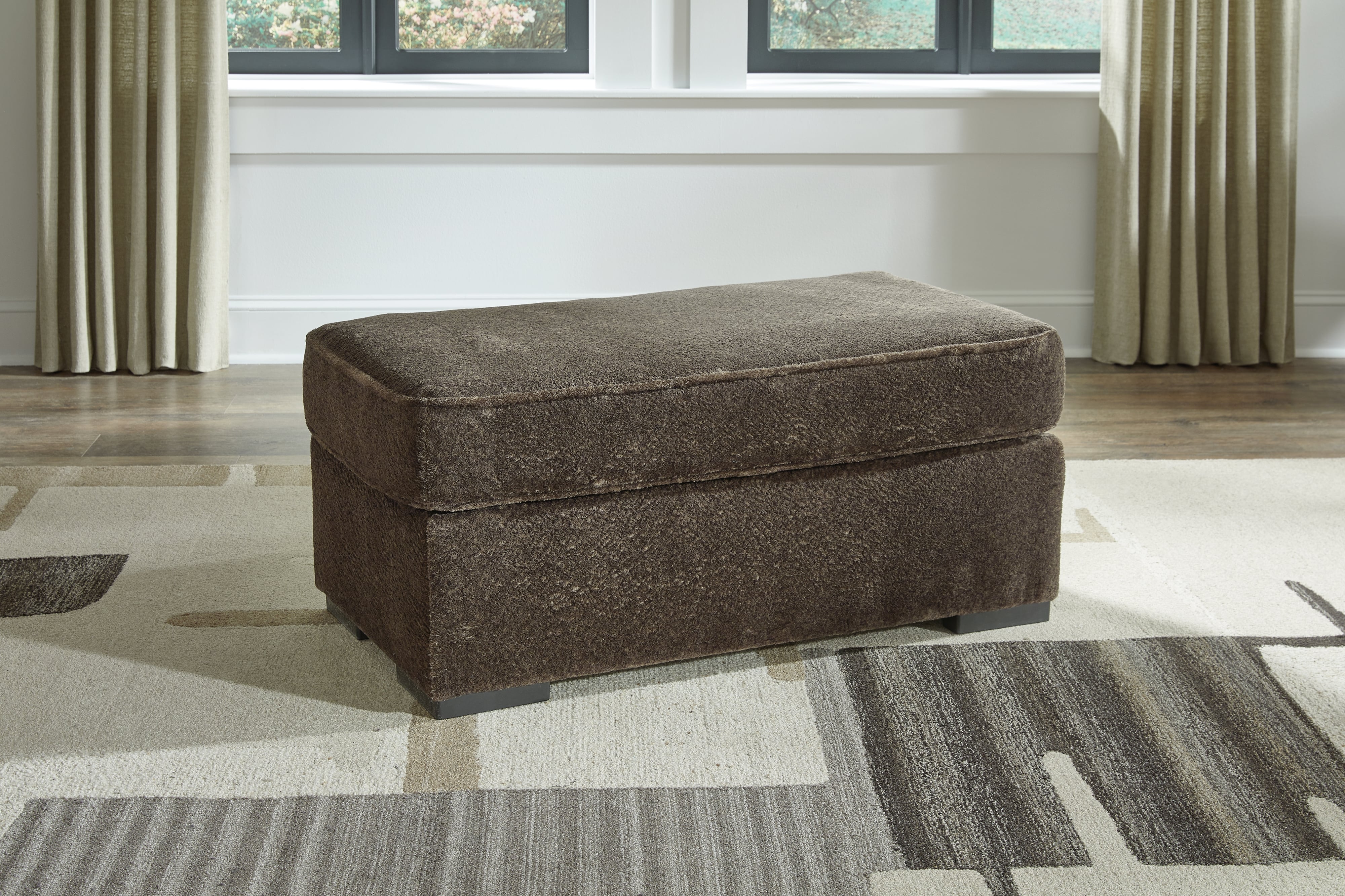 Benchcraft Aylesworth Chair Ottoman