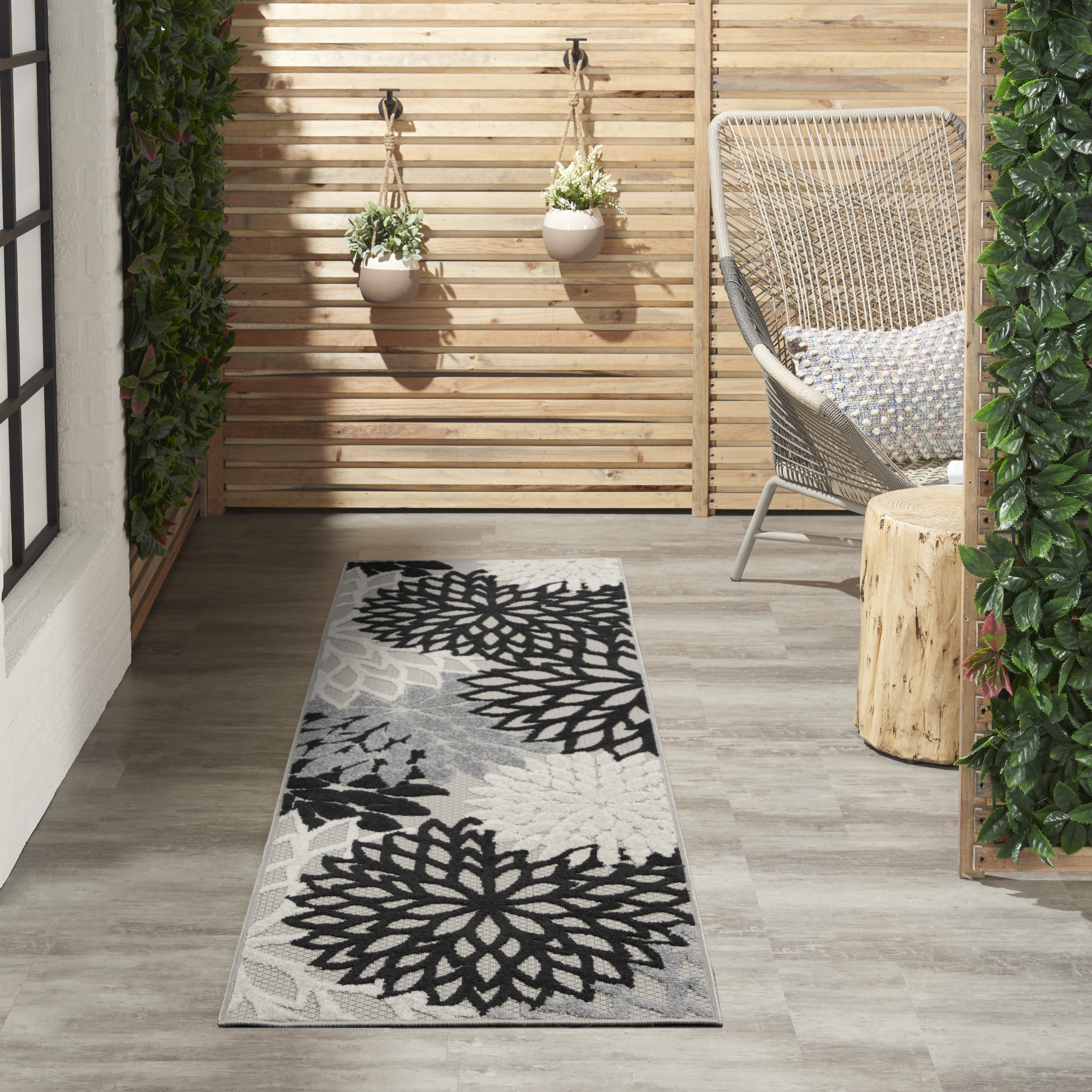 2' x 6'  Rug