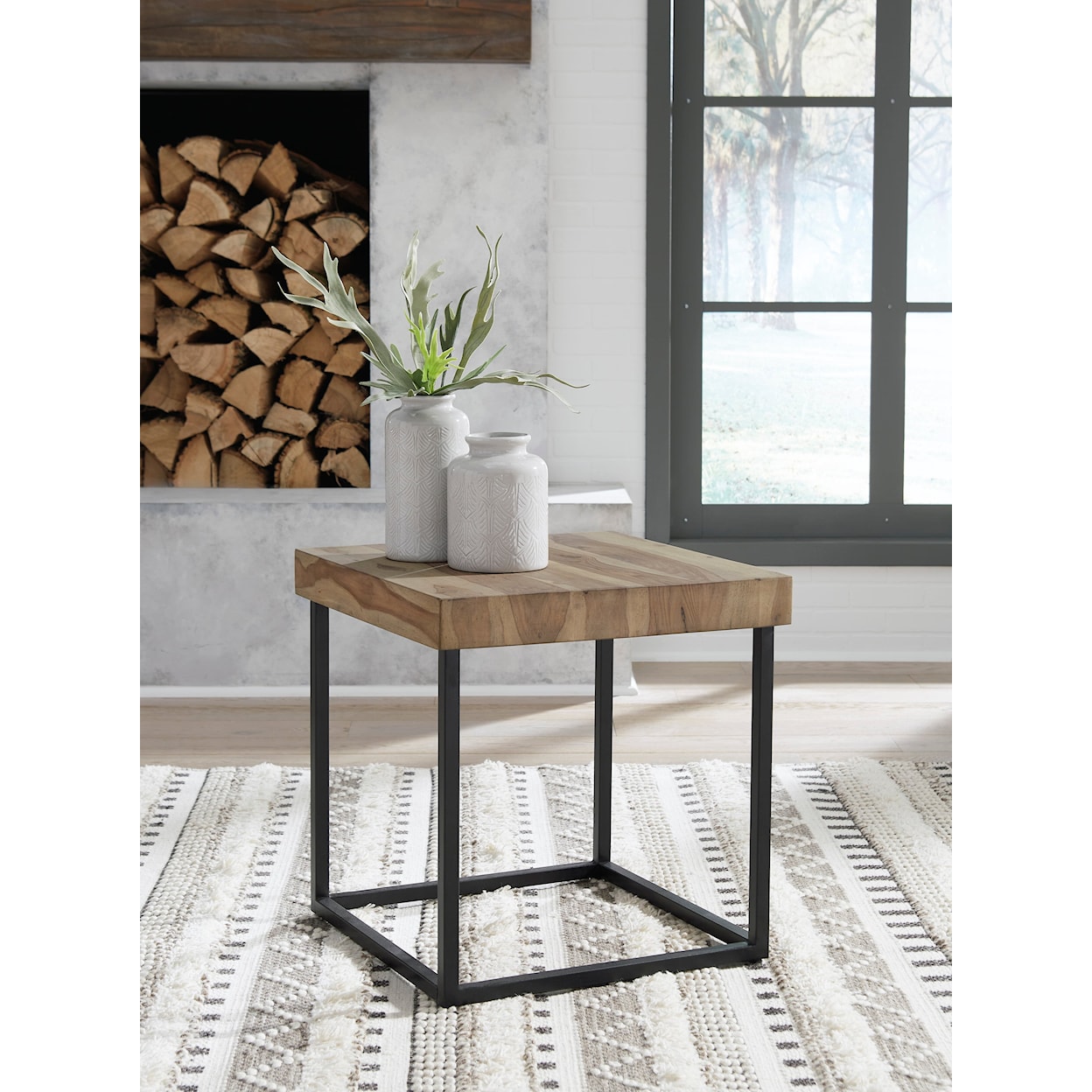 Benchcraft Bellwick Casual End Table
