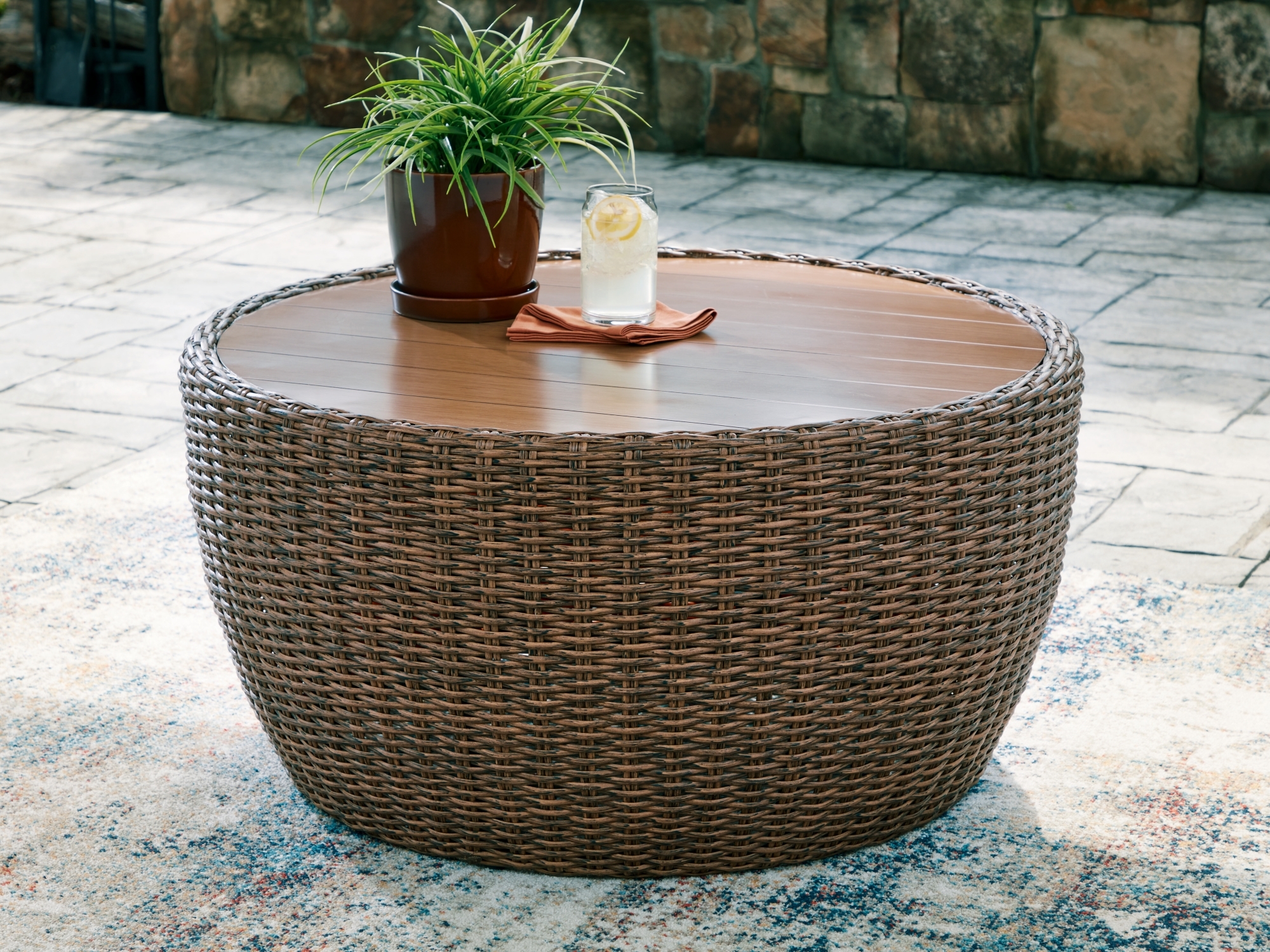 Signature Design by Ashley Double Point Round Coffee Table