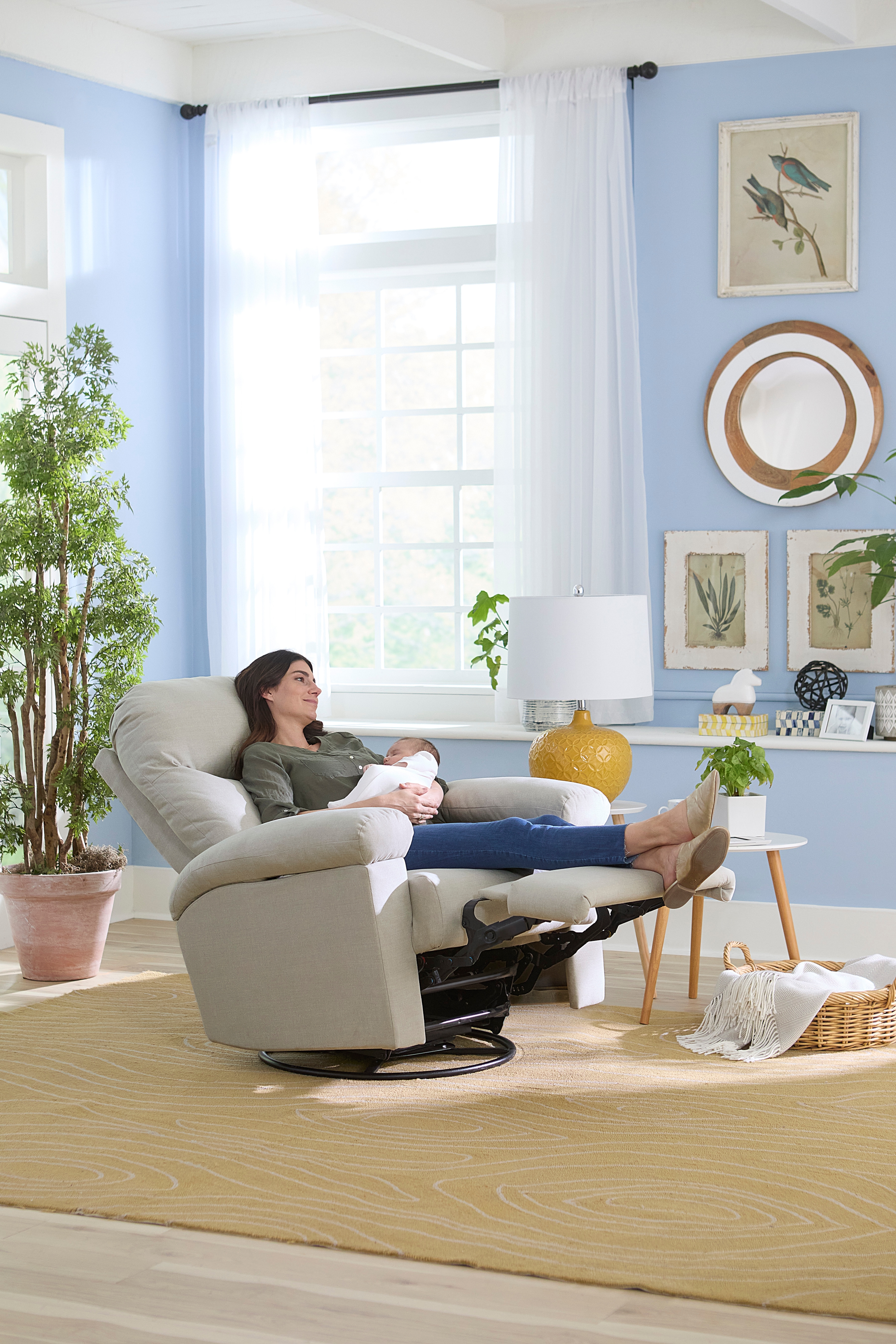 Best Home Furnishings Jodie Power Swivel Recliner w/ Adjustable Arms