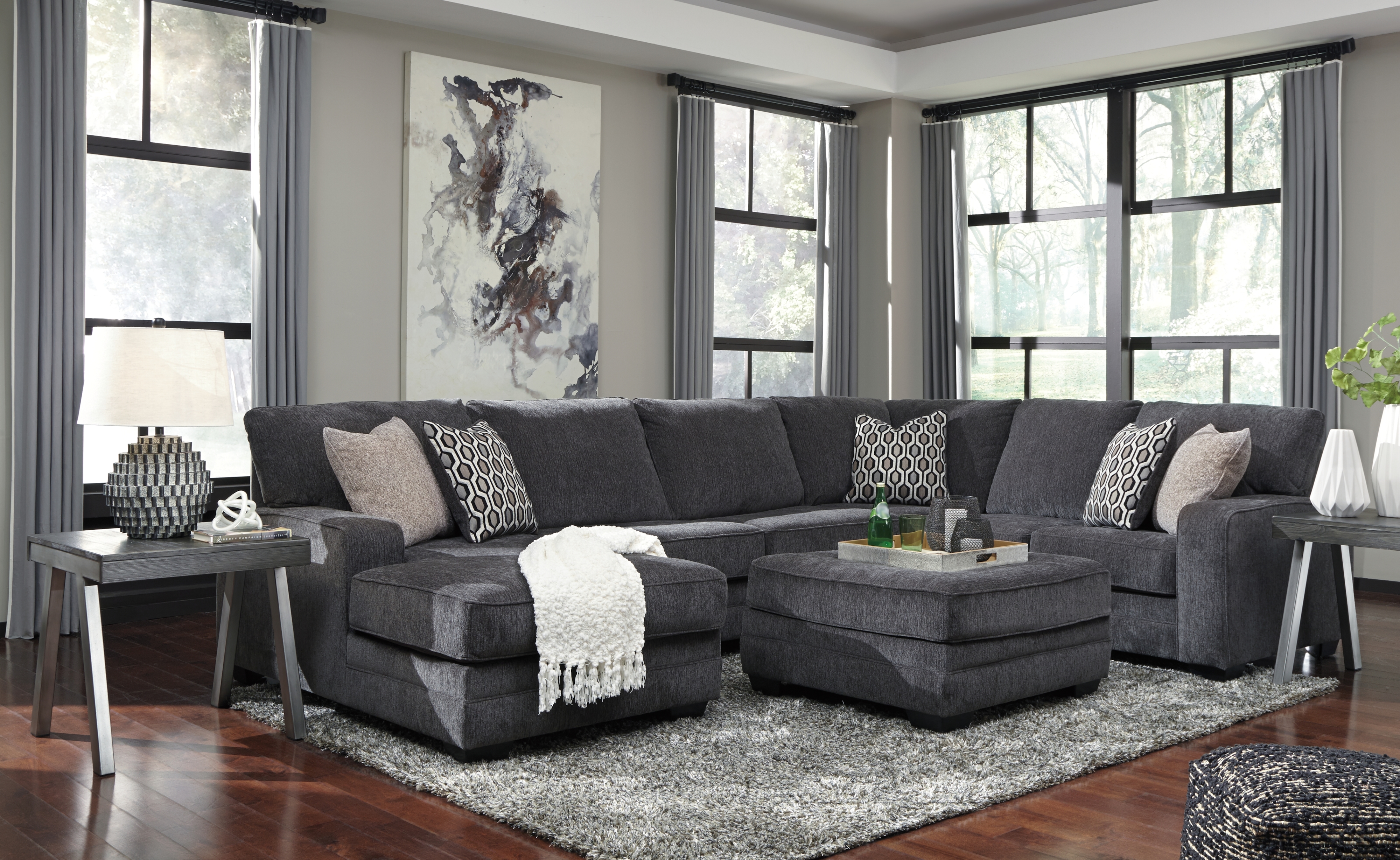 Sectional With Chaise