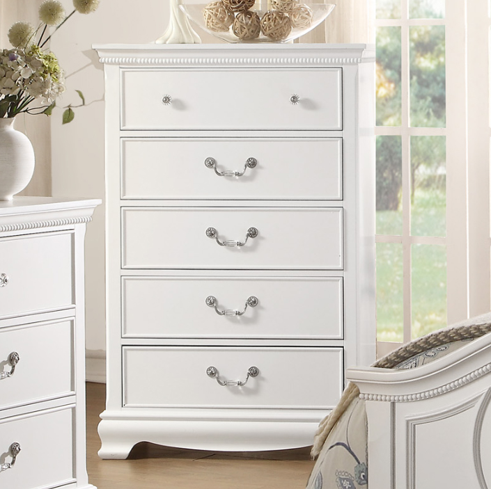 Traditional Chest of Drawers