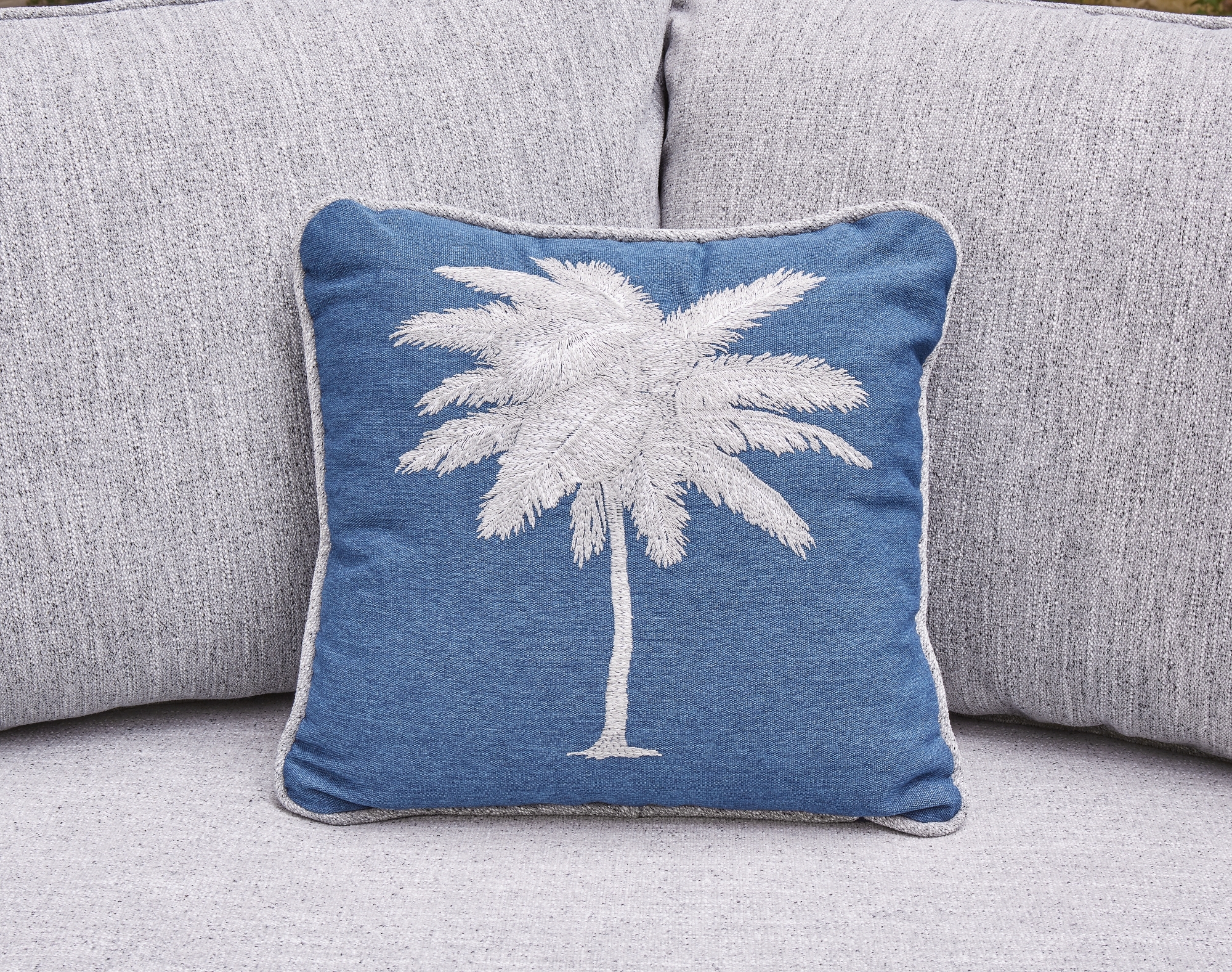 Signature Design by Ashley Naples Beach Raf/laf Loveseat W/cush (2/cn)