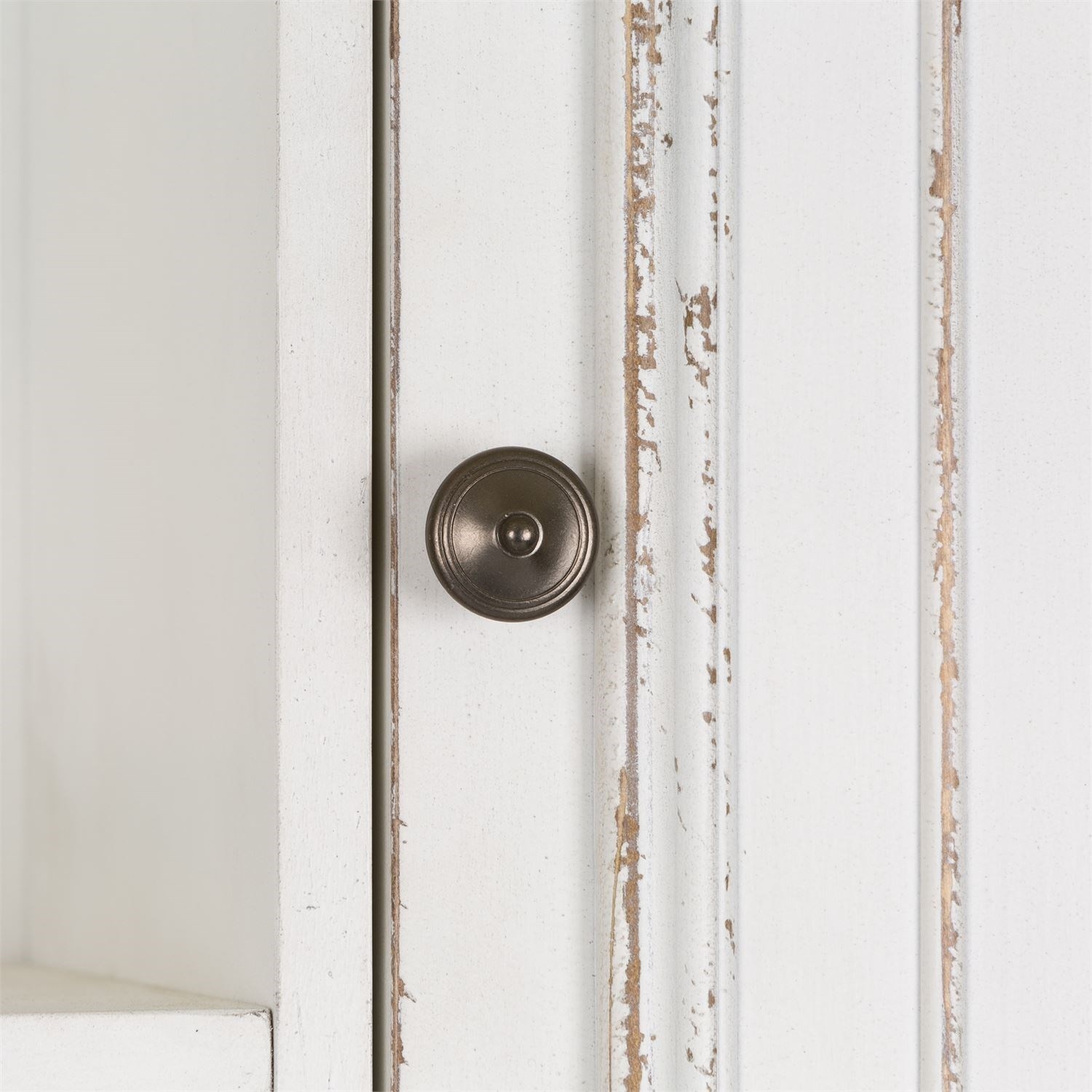 Liberty Furniture Magnolia Manor 7-Drawer Desk and Hutch