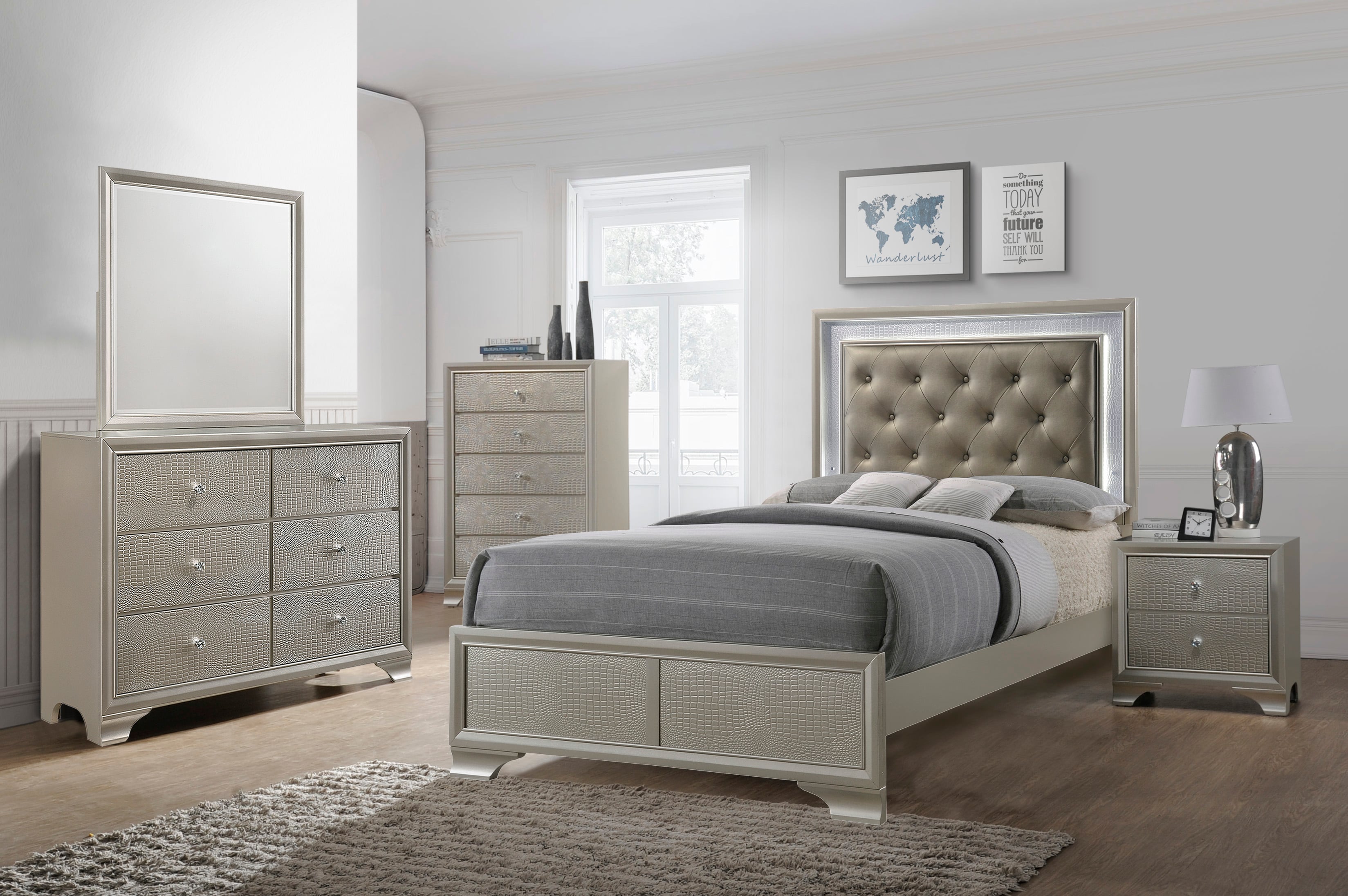 Crown Mark Lyssa Upholstered Full Bed
