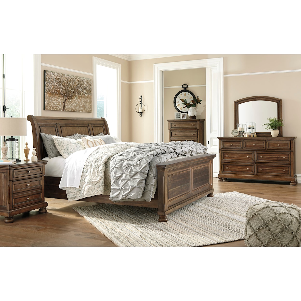 Signature Design by Ashley Flynnter King Sleigh Bed