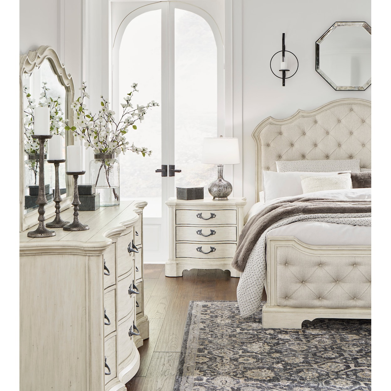 Signature Design Arlendyne California King Bedroom Set